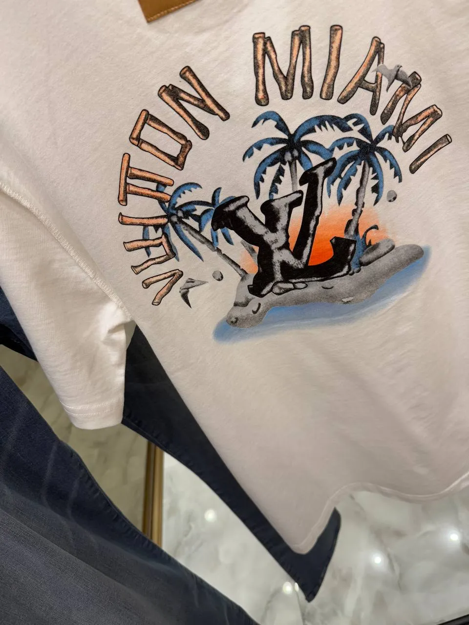 LOUIS VUITTON Мужская футболка с пляжным принтом LOUIS VUITTON Мужская футболка с пляжным принтом