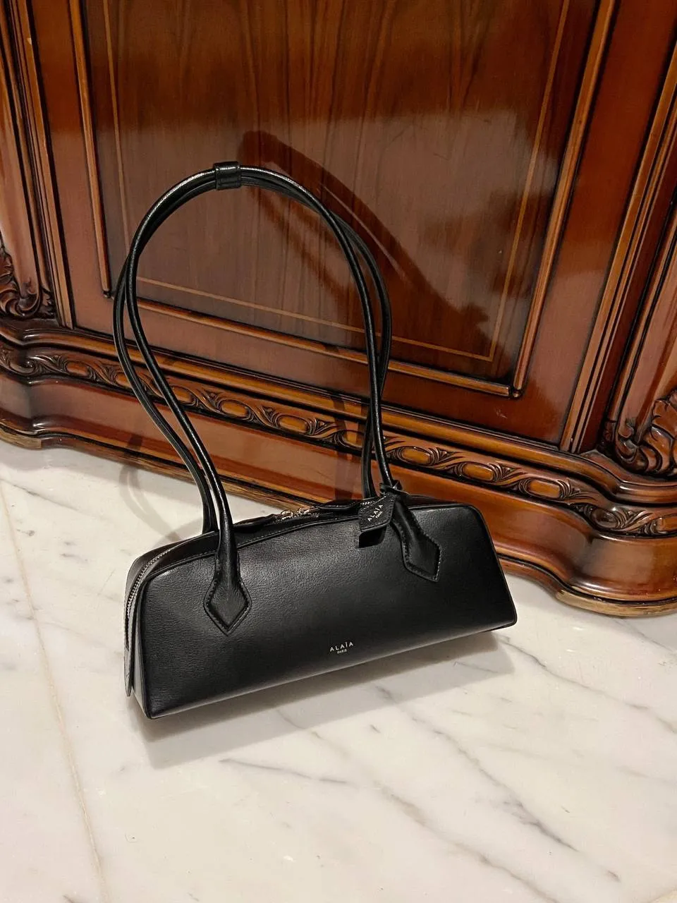 ALAIA Женская сумка Le Teckel Dachshund черная ALAIA Женская сумка Le Teckel Dachshund черная