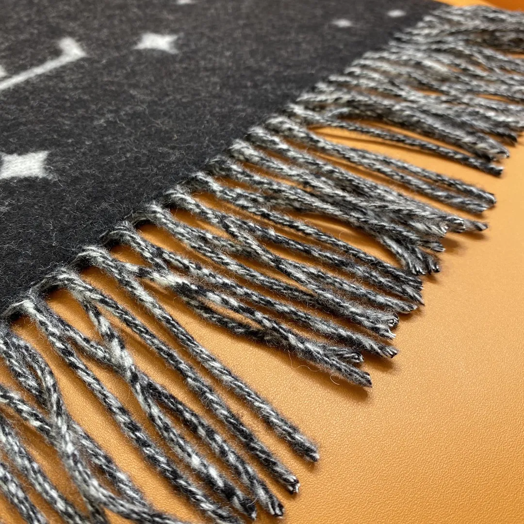 LOUIS VUITTON Женский шарф из кашемира LOUIS VUITTON Женский шарф из кашемира