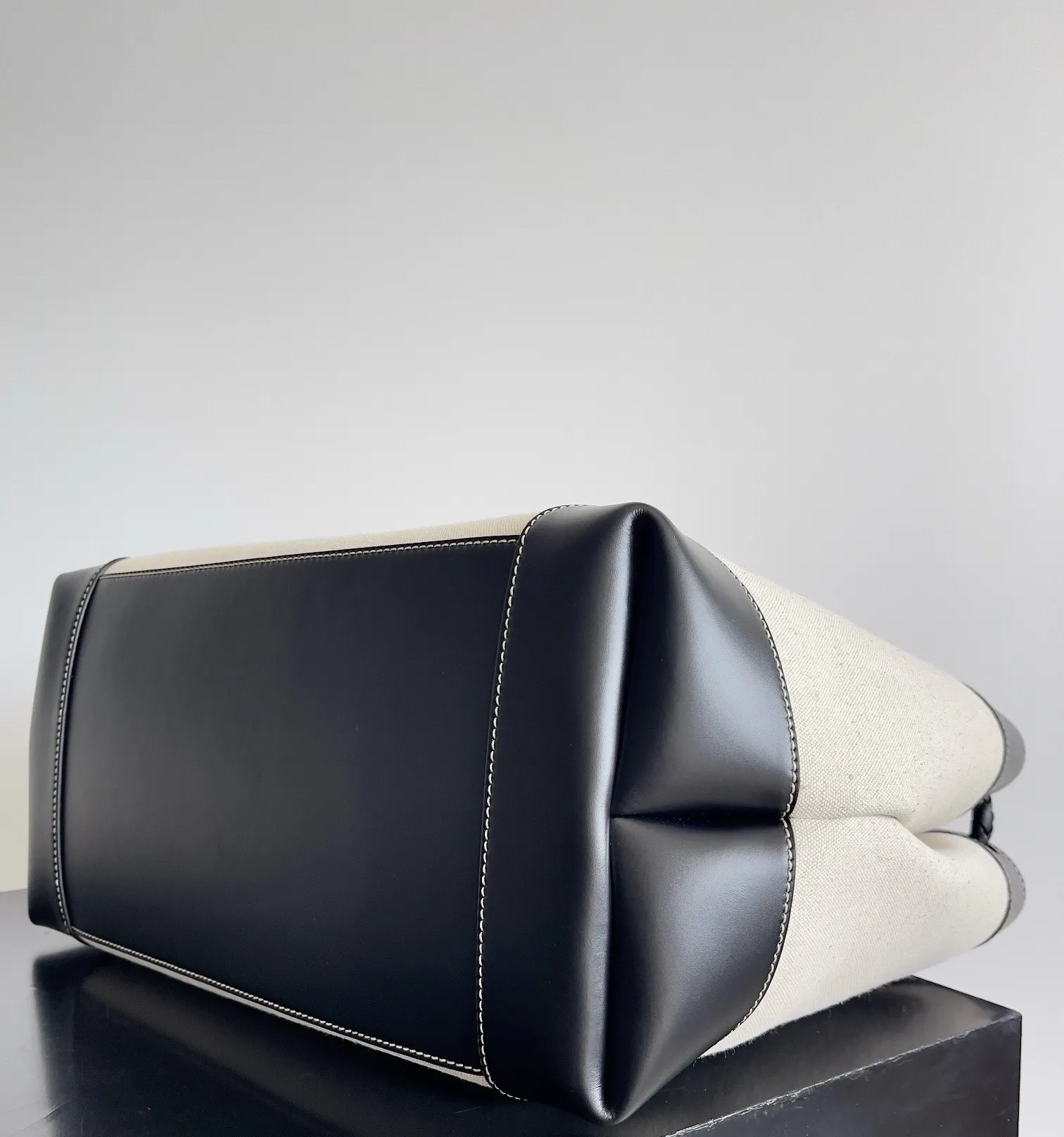 BOTTEGA VENETA Cумка Andiamo комбинированная Large BOTTEGA VENETA Cумка Andiamo комбинированная Large