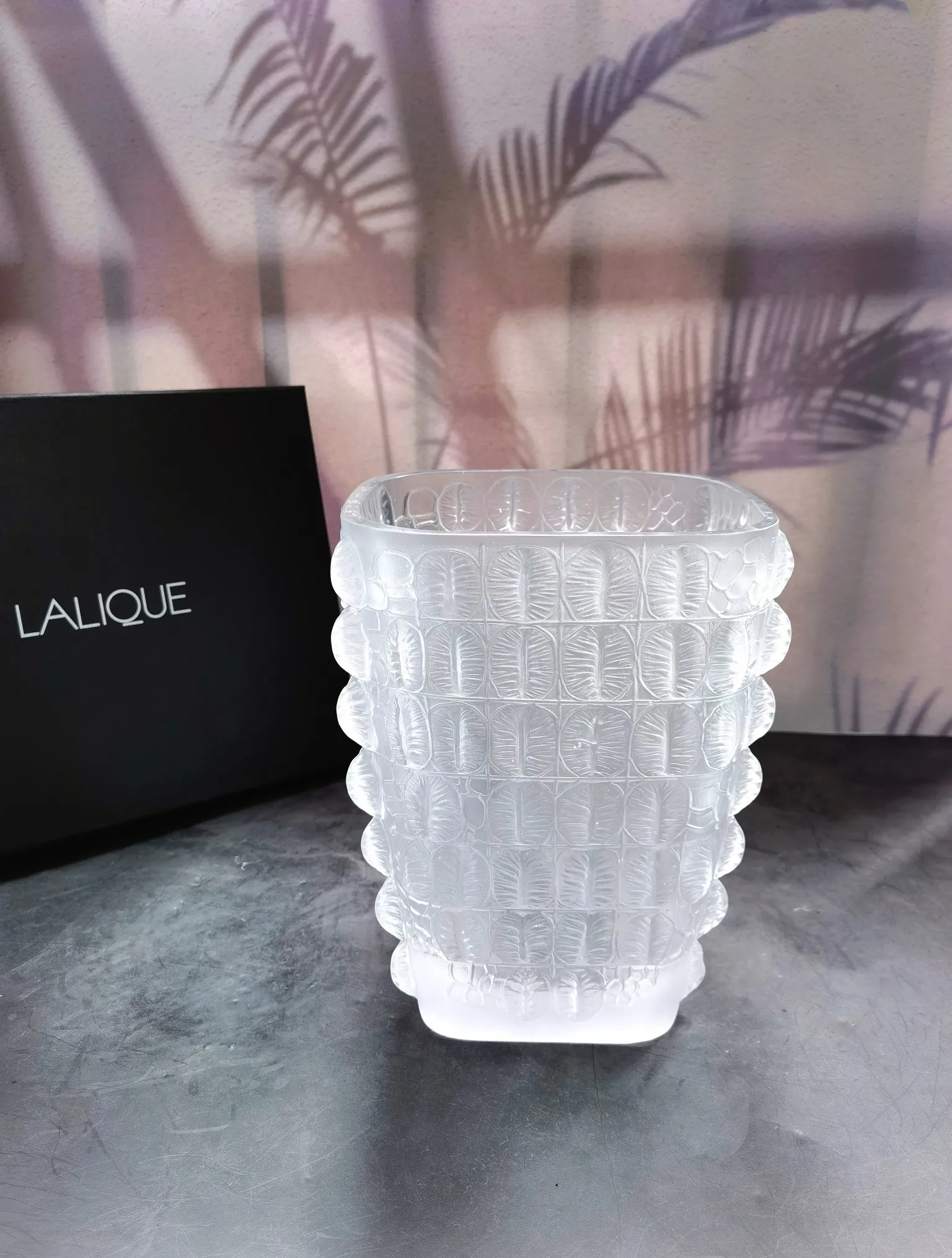 LALIQUE Хрустальная ваза Crocodile LALIQUE Хрустальная ваза Crocodile