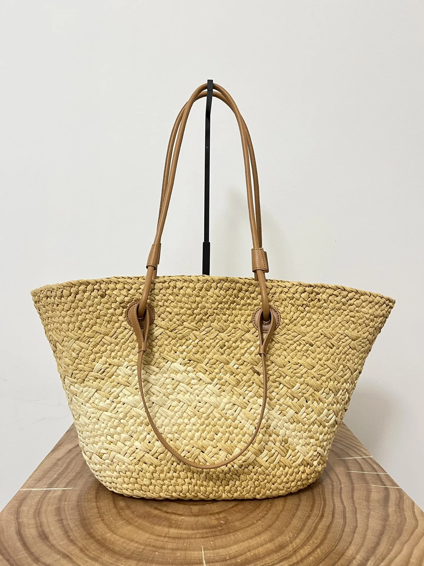 LOEWE Женская пляжная сумка Anagram Basket LOEWE Женская пляжная сумка Anagram Basket