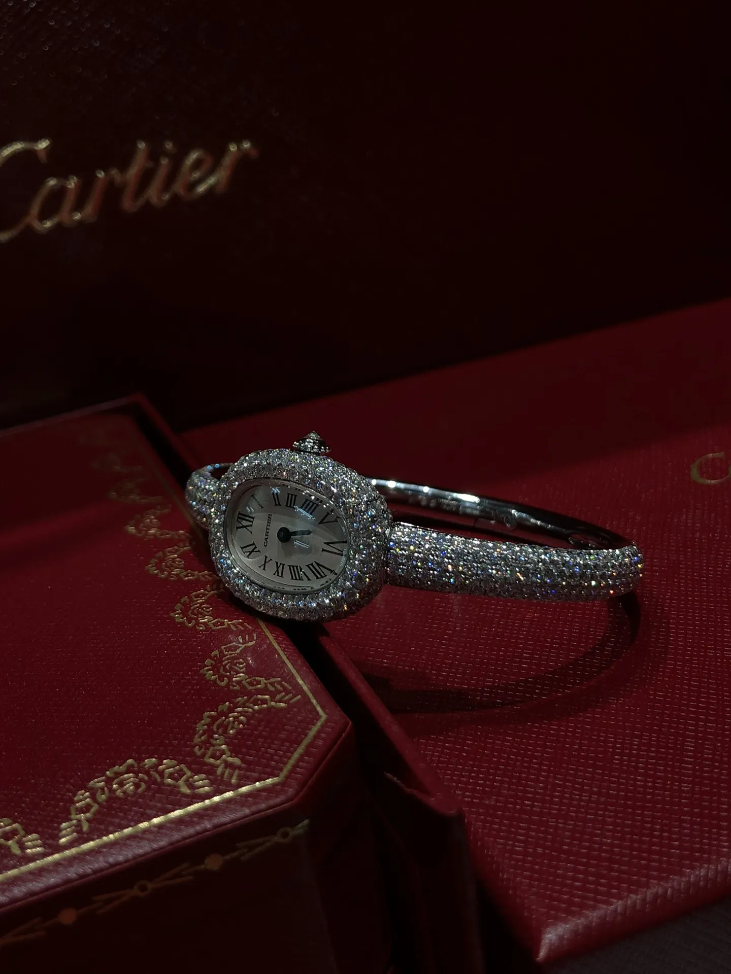 CARTIER Женские часы Baignoire бриллианты CARTIER Женские часы Baignoire бриллианты