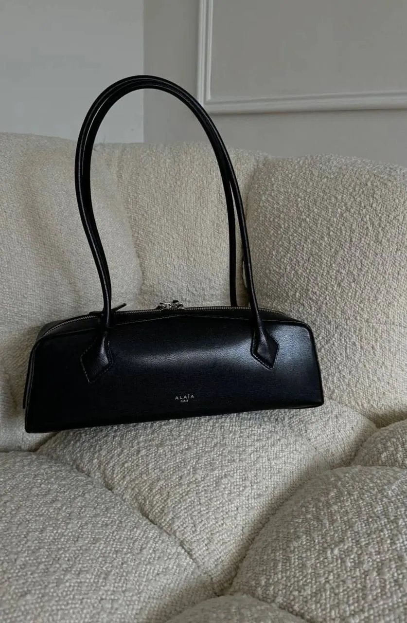 ALAIA Женская сумка Le Teckel Dachshund черная ALAIA Женская сумка Le Teckel Dachshund черная