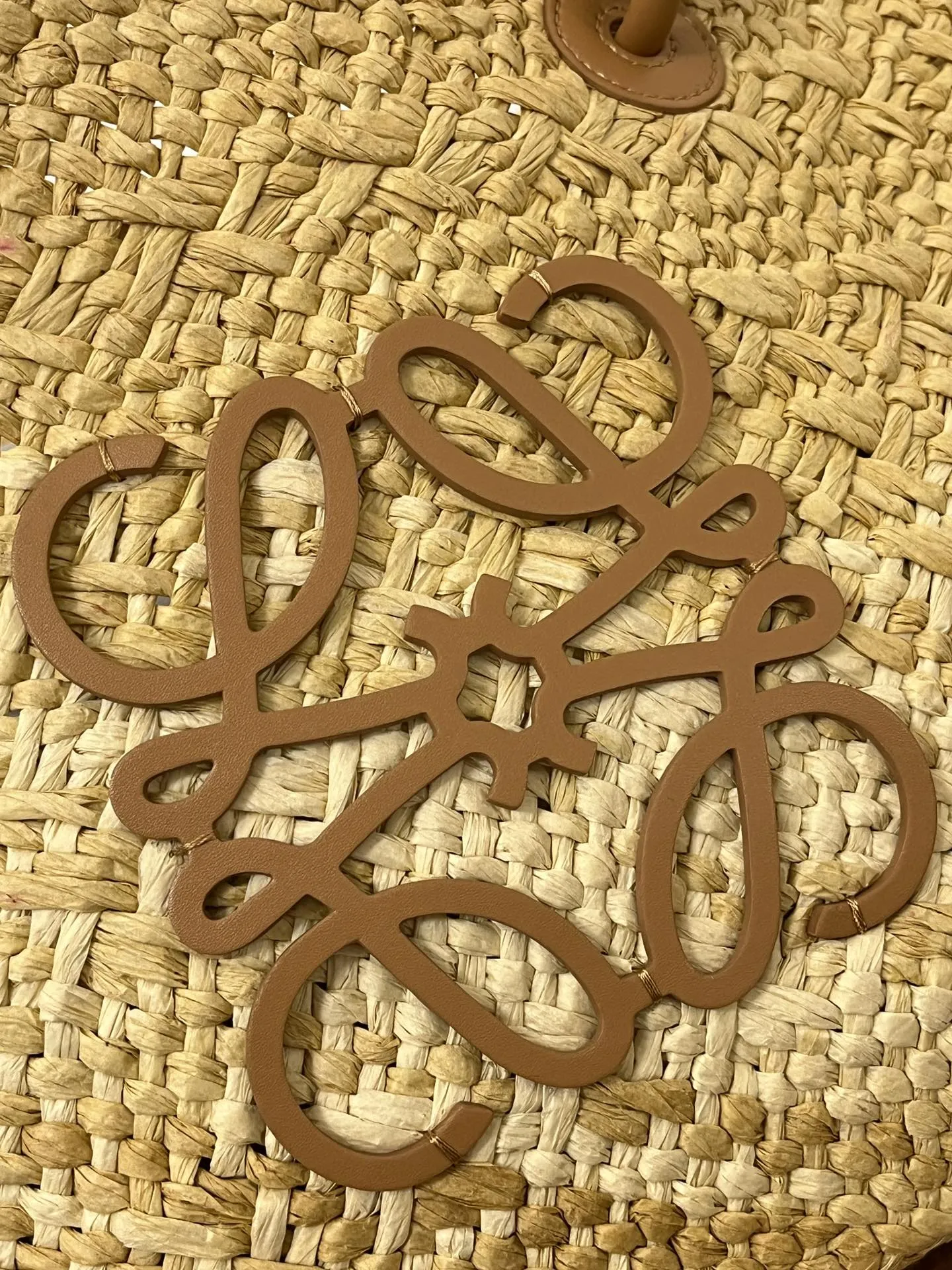 LOEWE Женская пляжная сумка Anagram Basket LOEWE Женская пляжная сумка Anagram Basket