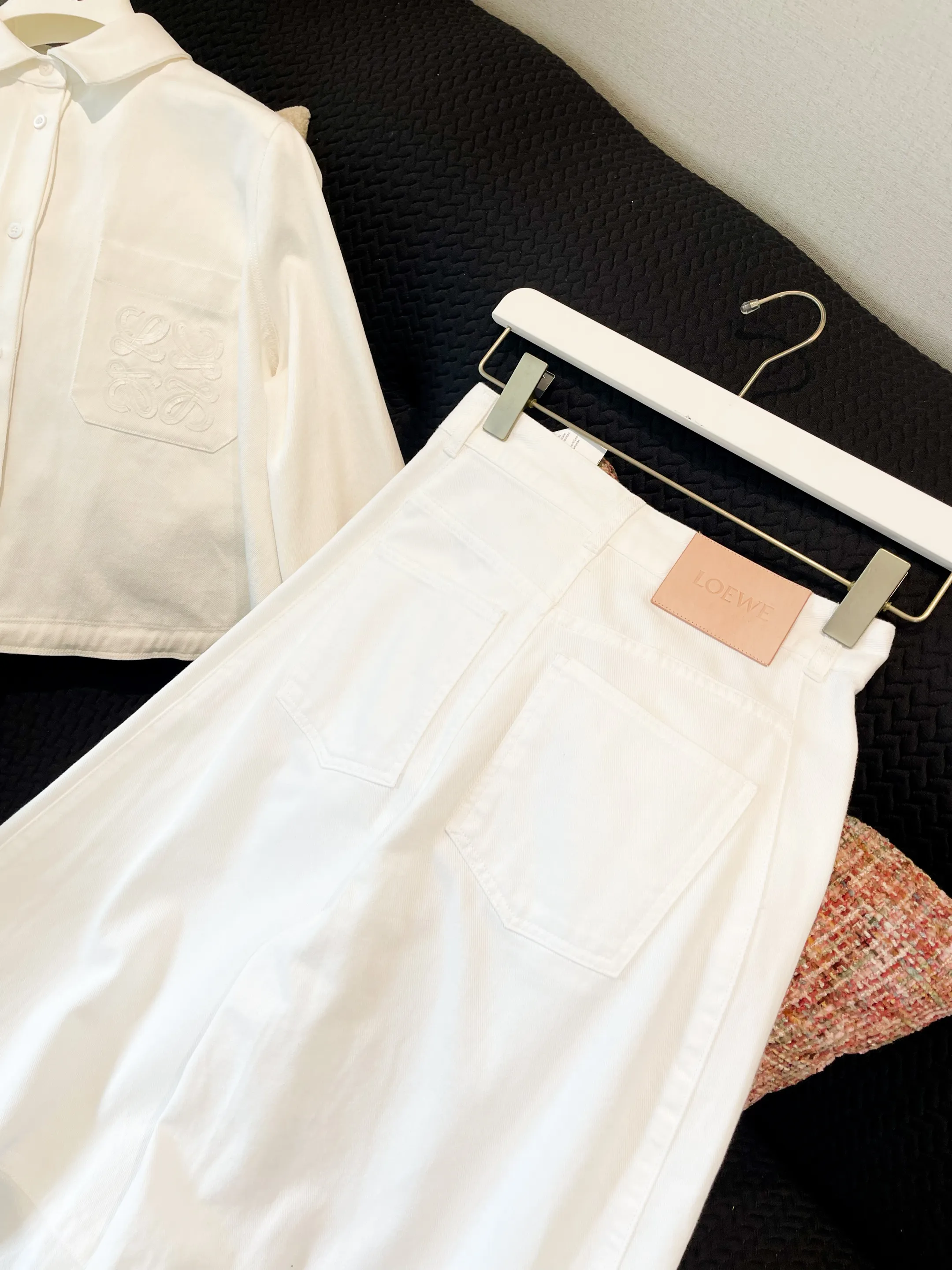 LOEWE Женские джинсы LOEWE Женские джинсы