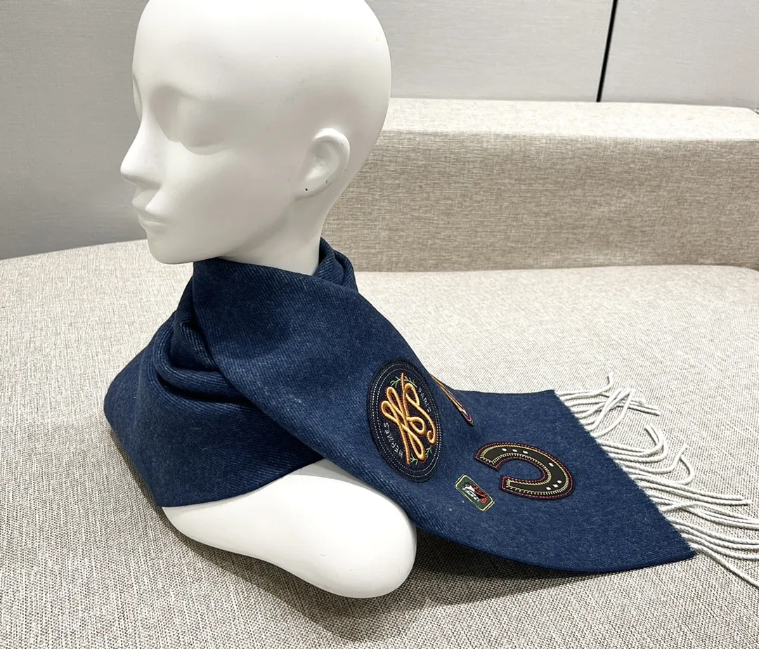 HERMES Женский шарф из кашемира HERMES Женский шарф из кашемира