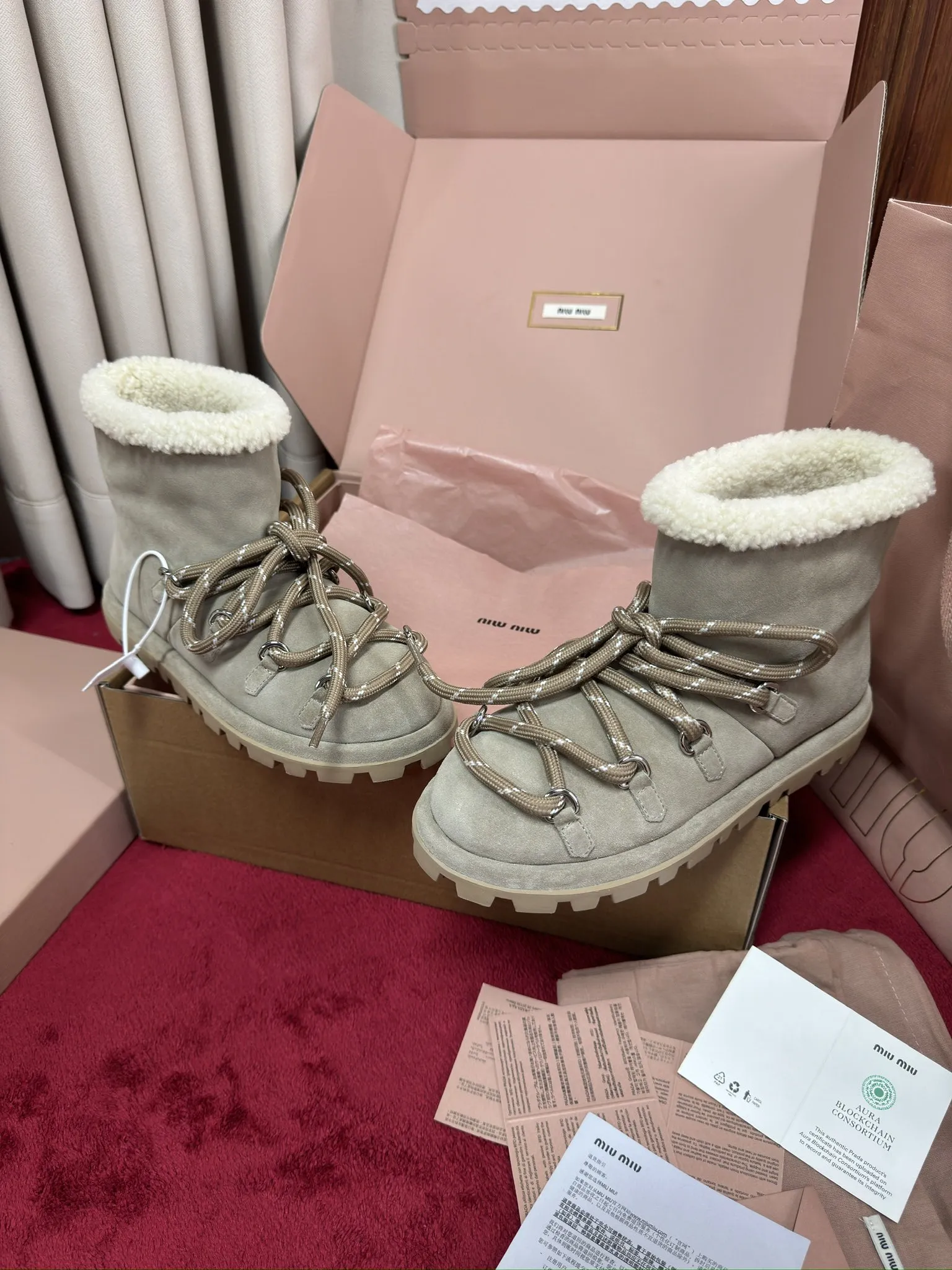 MIU MIU Женские угги MIU MIU Женские угги