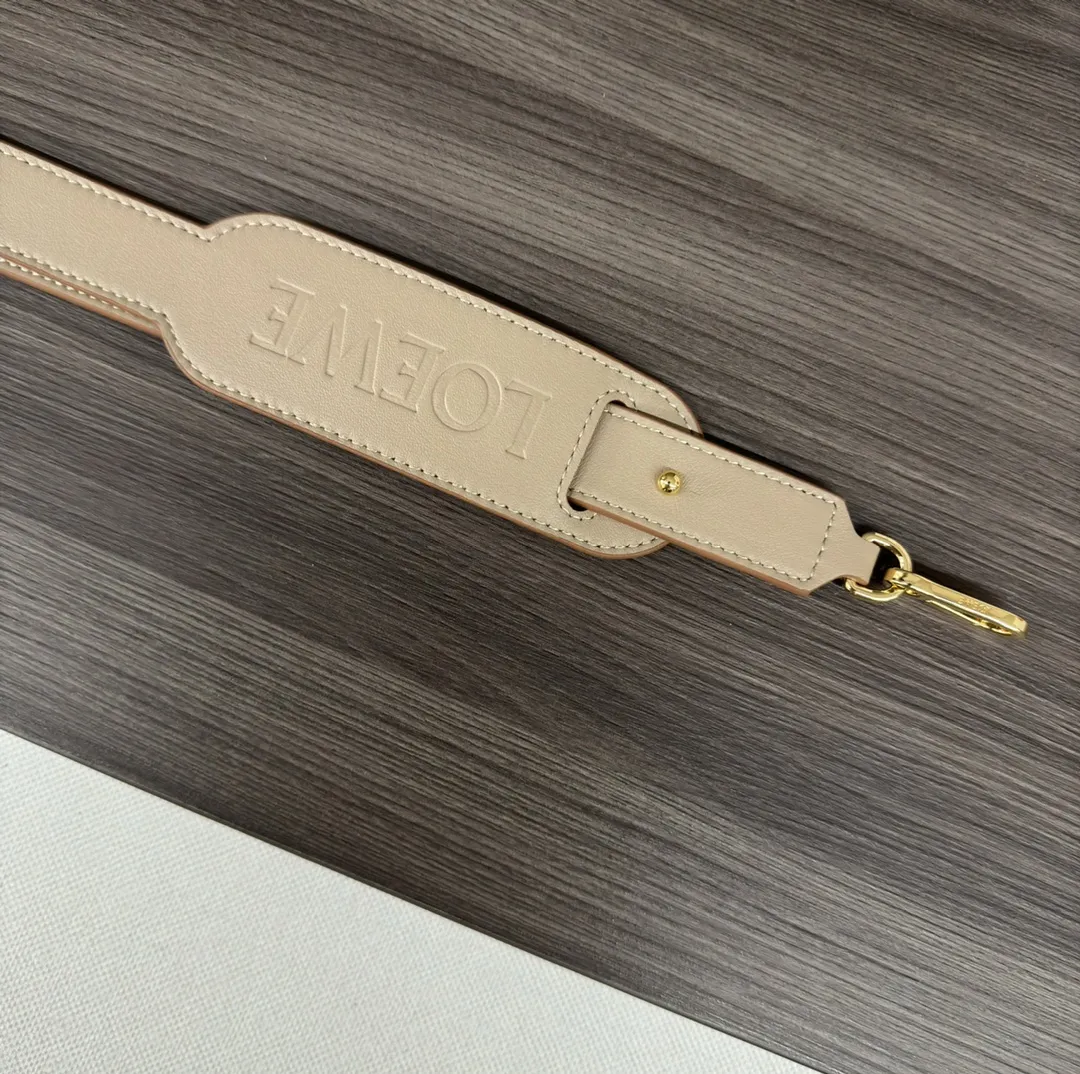 LOEWE Плечевой ремень из кожи LOEWE Плечевой ремень из кожи