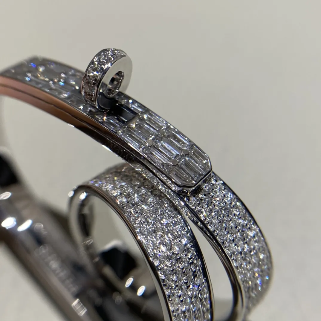 HERMES Женское кольцо из белого золота и бриллиантов HERMES Женское кольцо из белого золота и бриллиантов