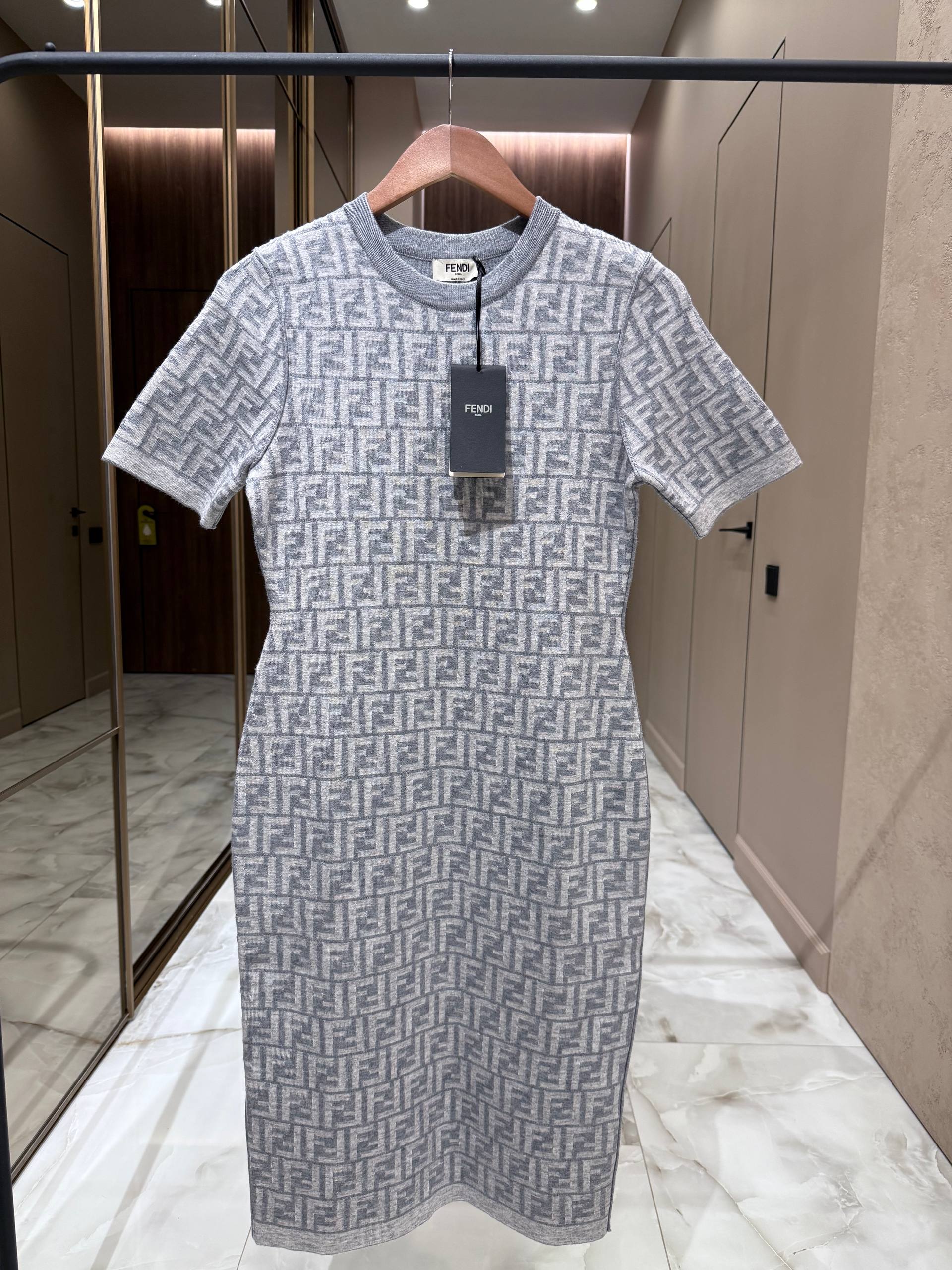 FENDI Женское платье из шерсти FENDI Женское платье из шерсти