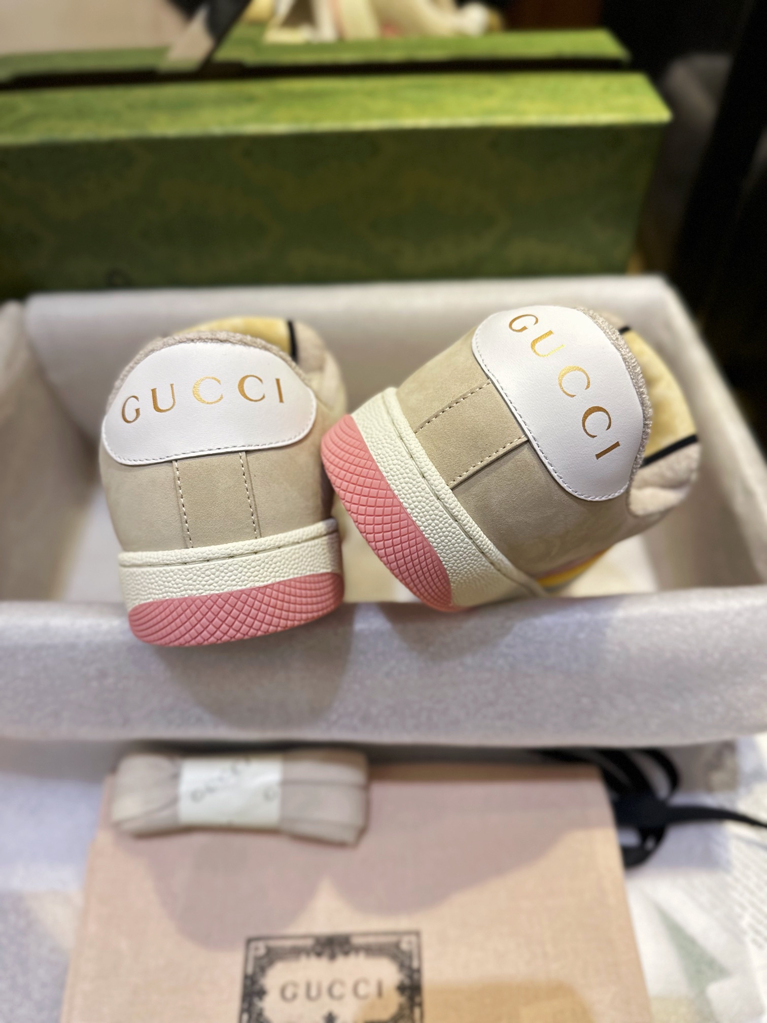 GUCCI Женские кроссовки Screener GUCCI Женские кроссовки Screener