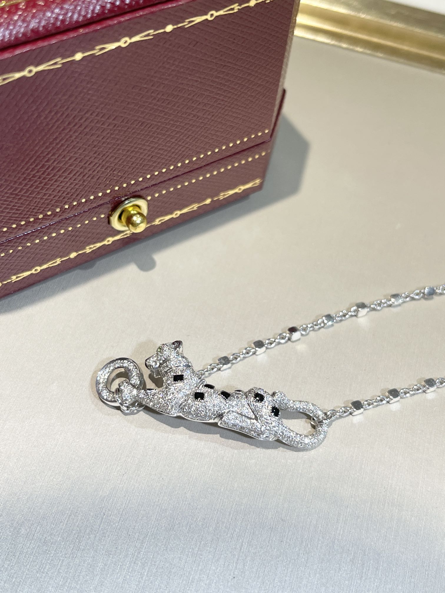 CARTIER Колье Panthère de Cartier белое золото CARTIER Колье Panthère de Cartier белое золото