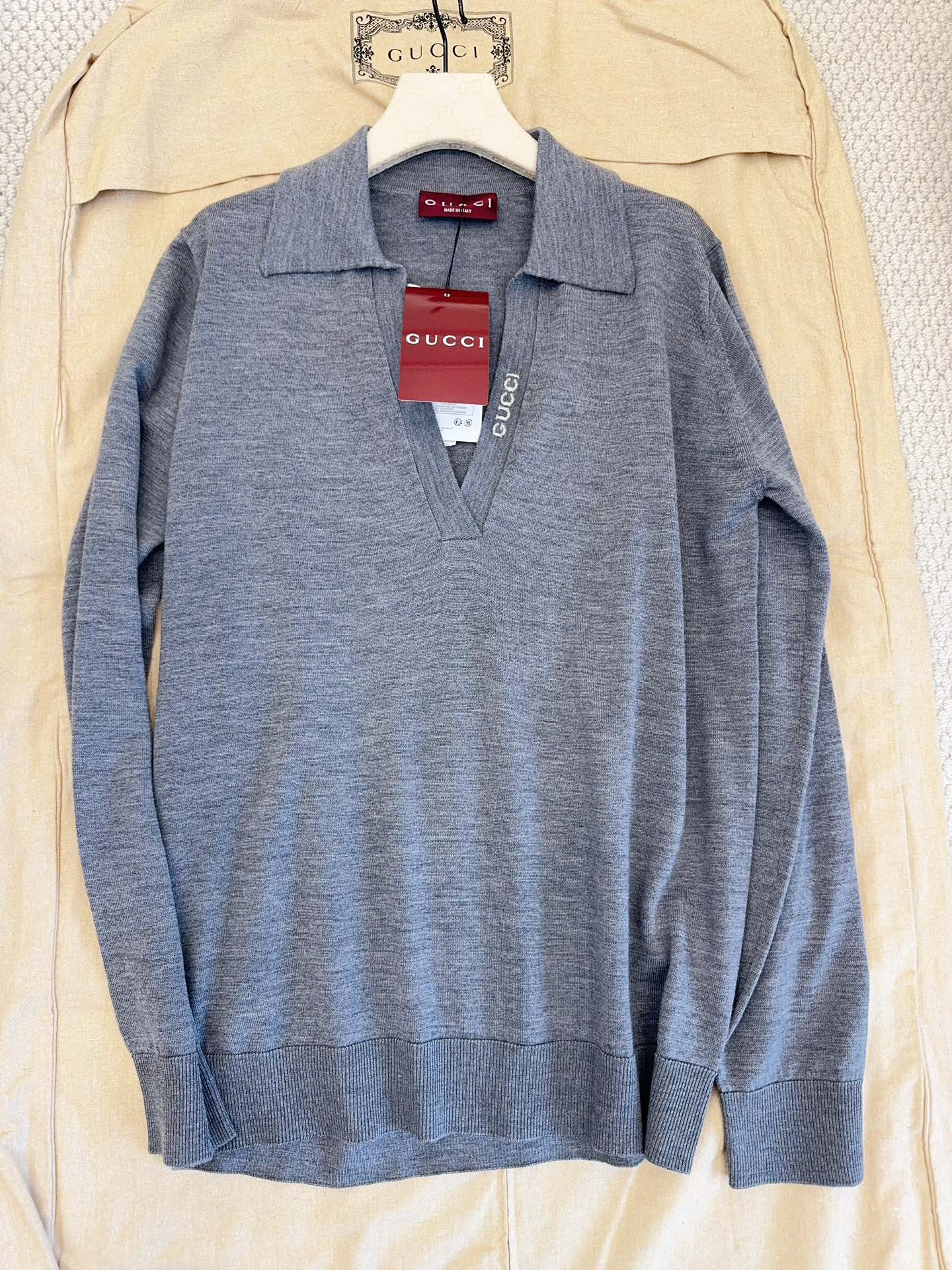 GUCCI Женский шерстяной пуловер GUCCI Женский шерстяной пуловер