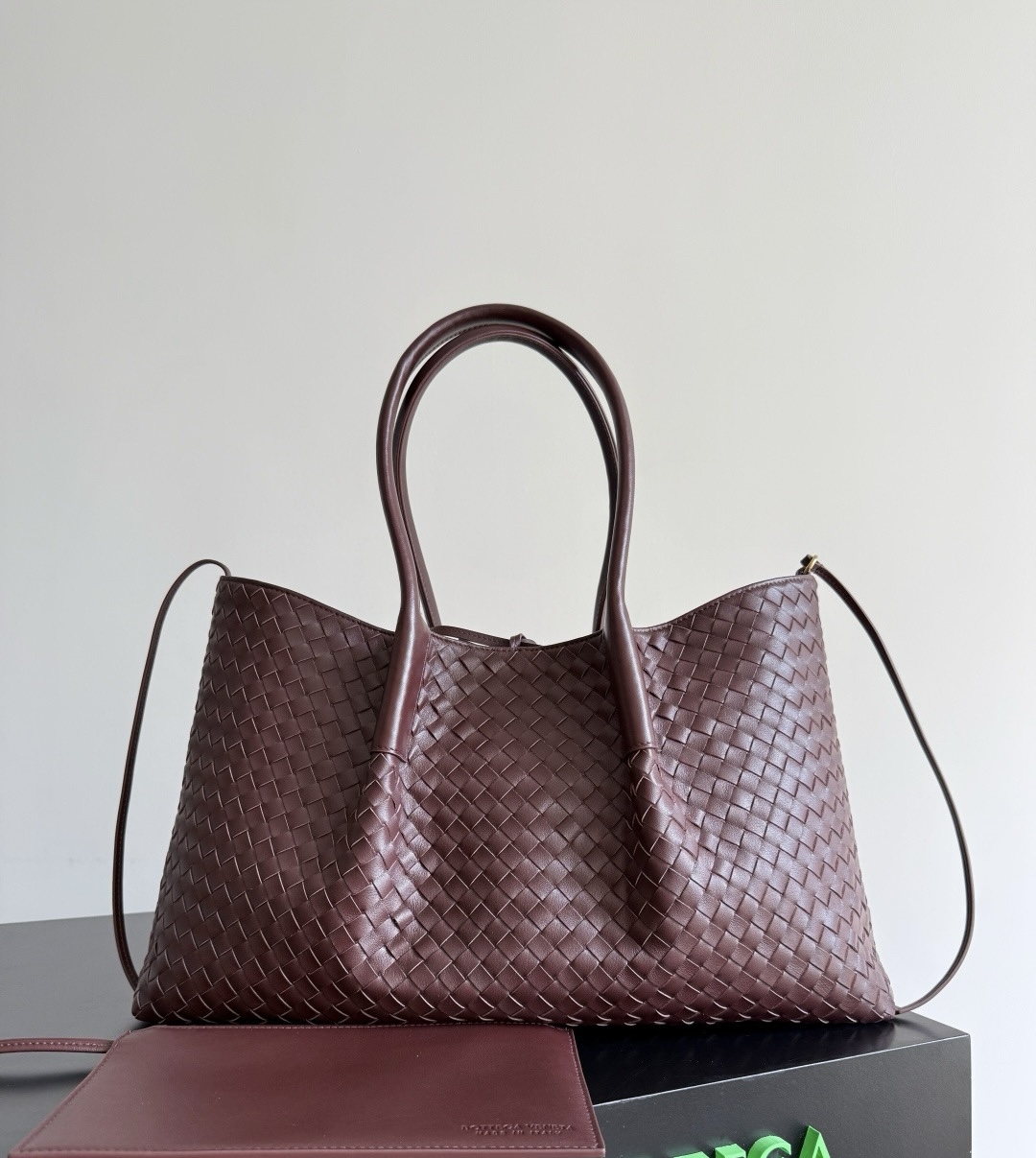 BOTTEGA VENETA Сумка Pinacoteca Medium двусторонняя BOTTEGA VENETA Сумка Pinacoteca Medium двусторонняя