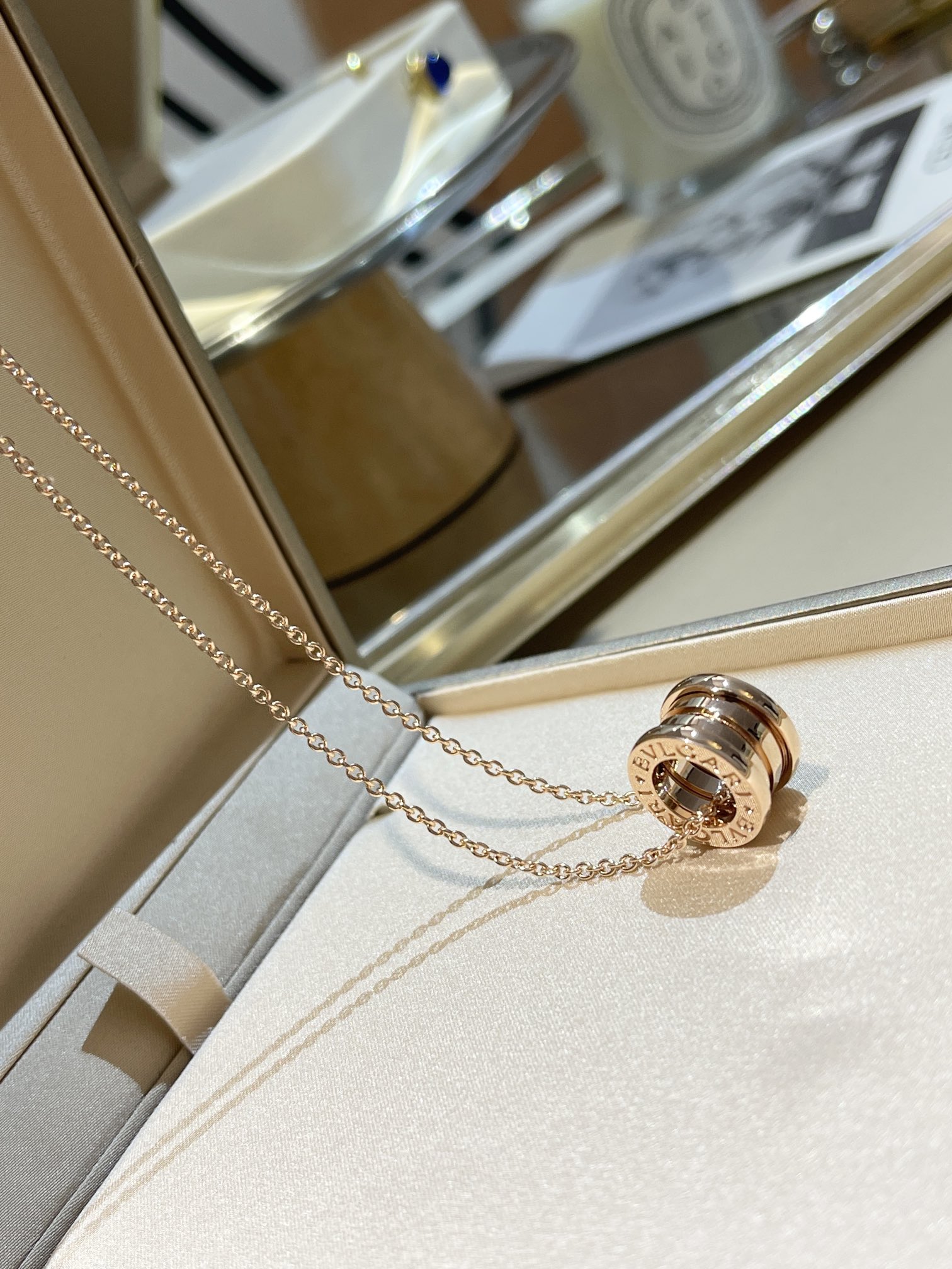 BVLGARI Женское колье B.ZERO 1 розовое золото BVLGARI Женское колье B.ZERO 1 розовое золото