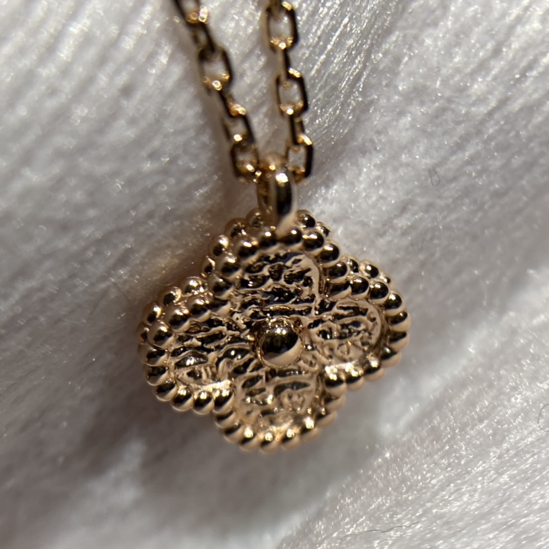 Van Cleef & Arpels Колье Sweet Alhambra розовое золото Van Cleef & Arpels Колье Sweet Alhambra розовое золото