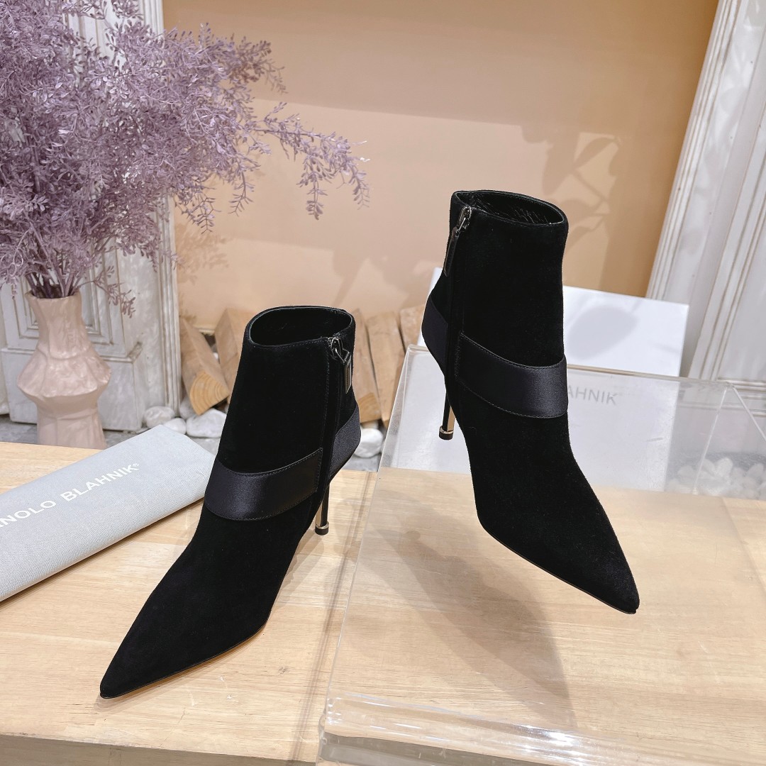 MANOLO BLAHNIK Женские ботильоны MANOLO BLAHNIK Женские ботильоны