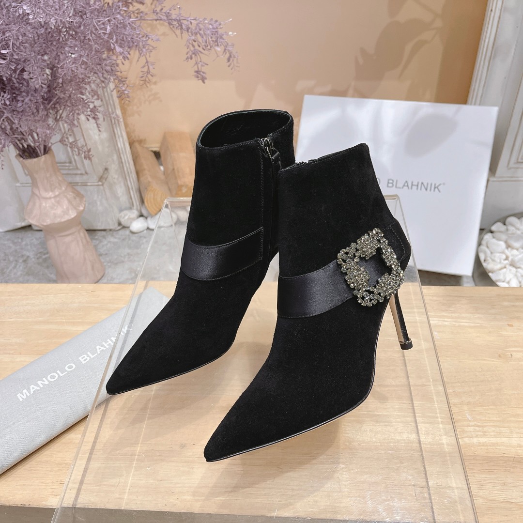 MANOLO BLAHNIK Женские ботильоны MANOLO BLAHNIK Женские ботильоны