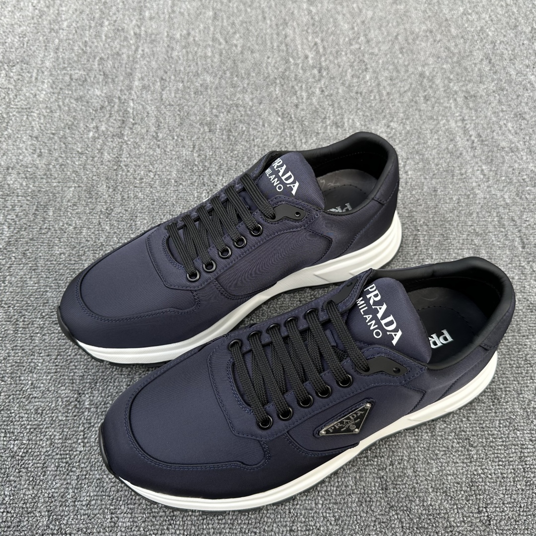 PRADA Мужские кроссовки из переработанного материала PRADA Мужские кроссовки из переработанного материала