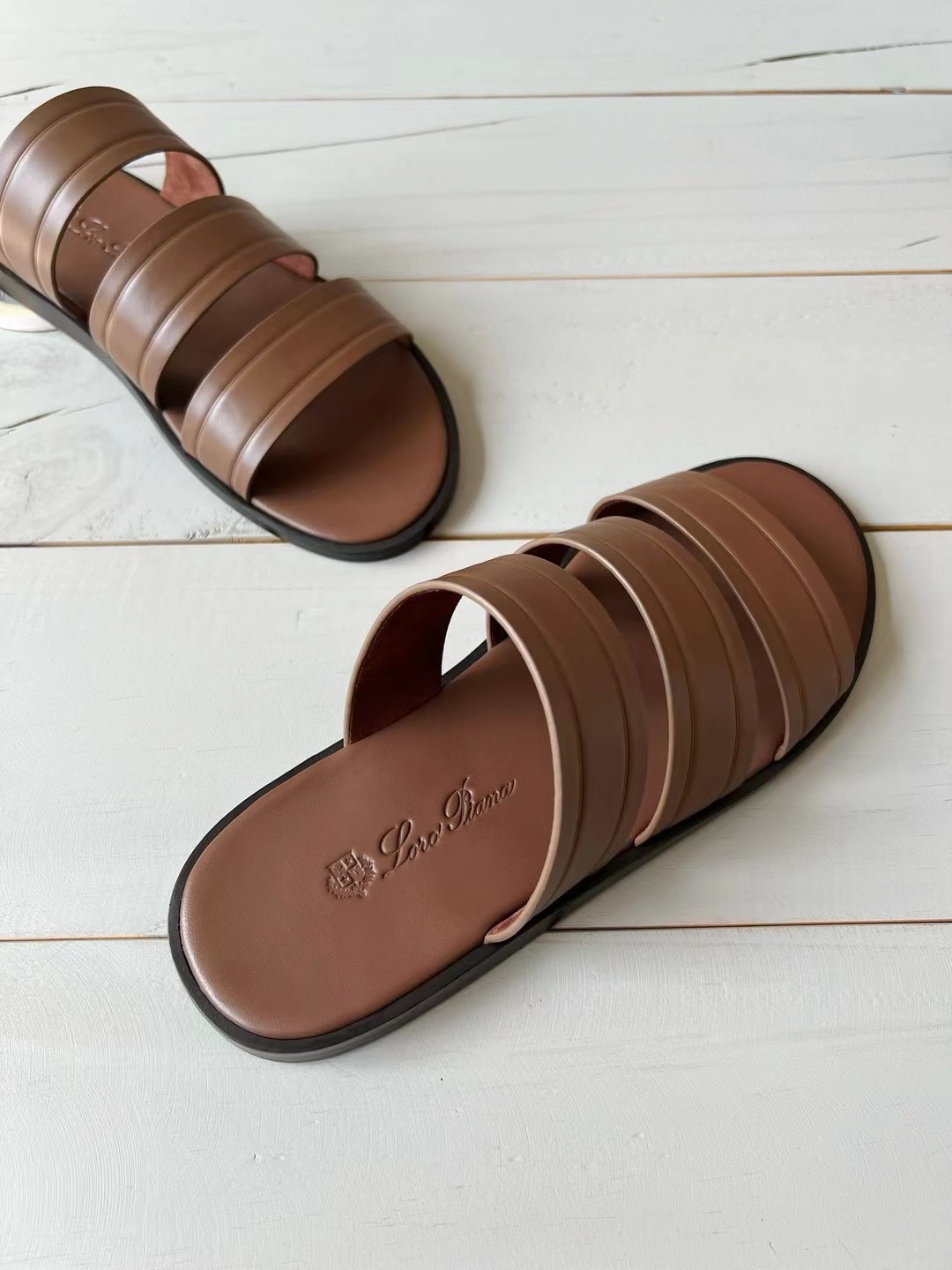 LORO PIANA Мужские сандалии из кожи LORO PIANA Мужские сандалии из кожи