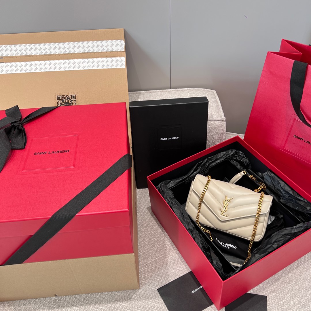 SAINT LAURENT Женская Сумка Loulou Small SAINT LAURENT Женская Сумка Loulou Small