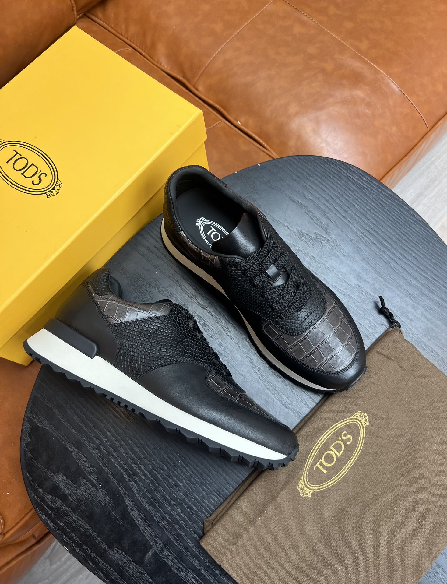 TOD'S Мужские кроссовки из телячьей кожи с рисунком крокодила TOD'S Мужские кроссовки из телячьей кожи с рисунком крокодила