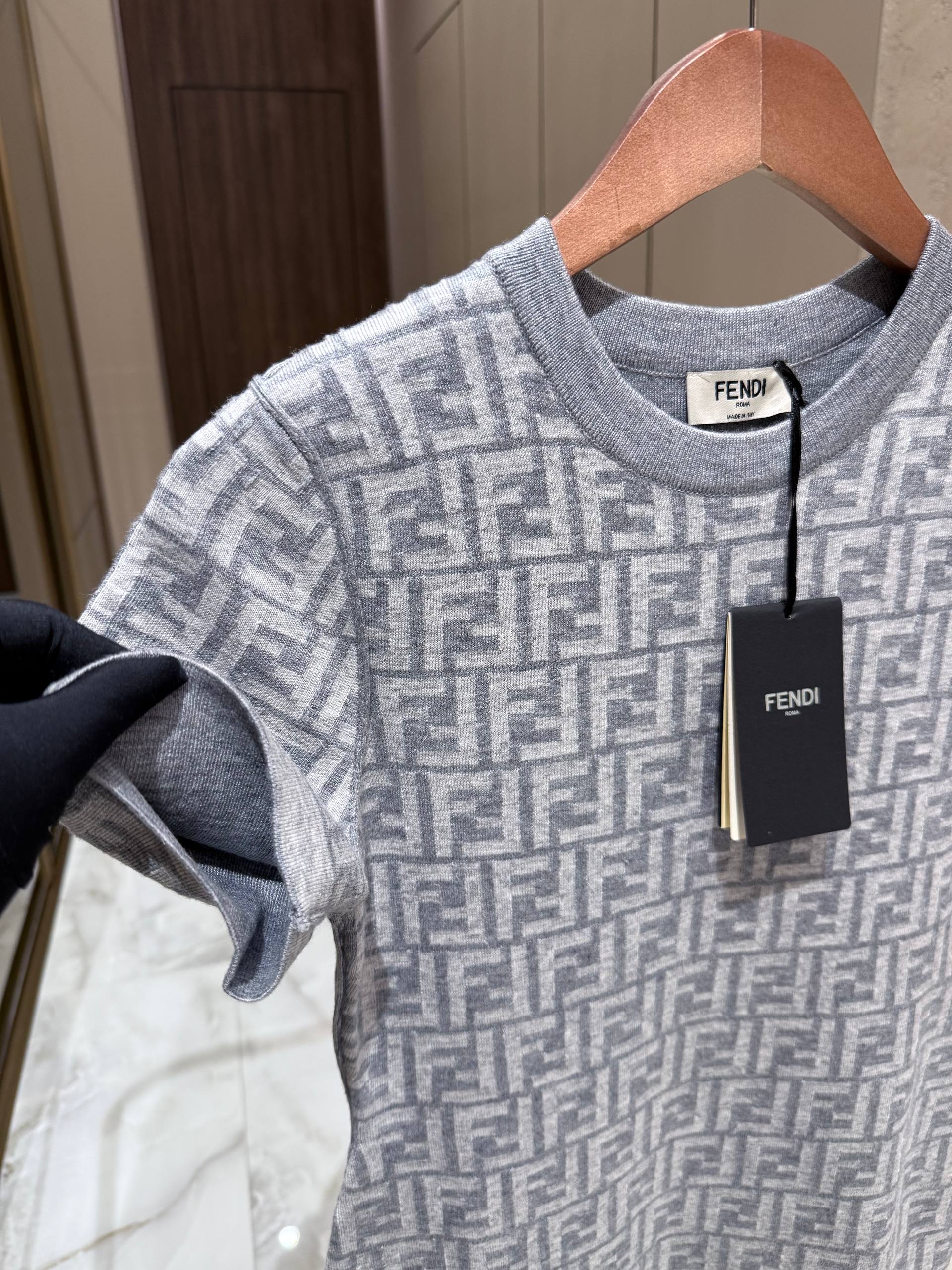 FENDI Женское платье из шерсти FENDI Женское платье из шерсти