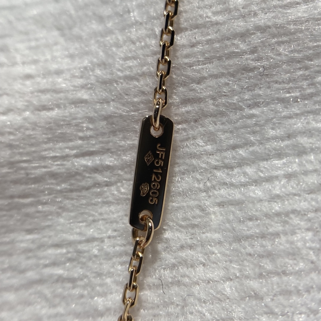 Van Cleef & Arpels Колье Sweet Alhambra розовое золото Van Cleef & Arpels Колье Sweet Alhambra розовое золото