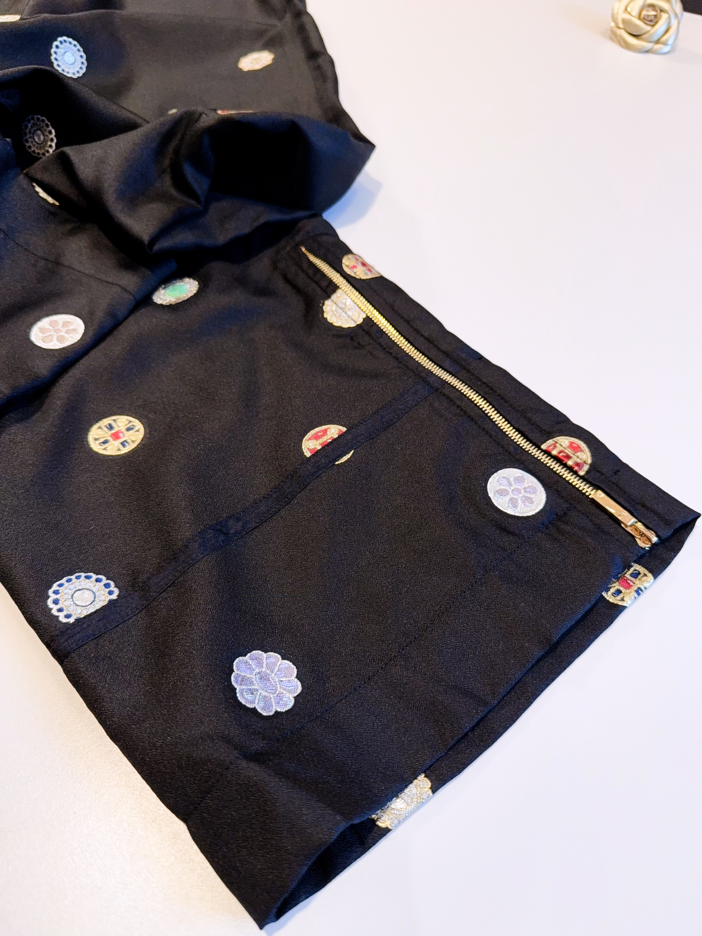 CHANEL Женские шелковые брюки в горошек CHANEL Женские шелковые брюки в горошек