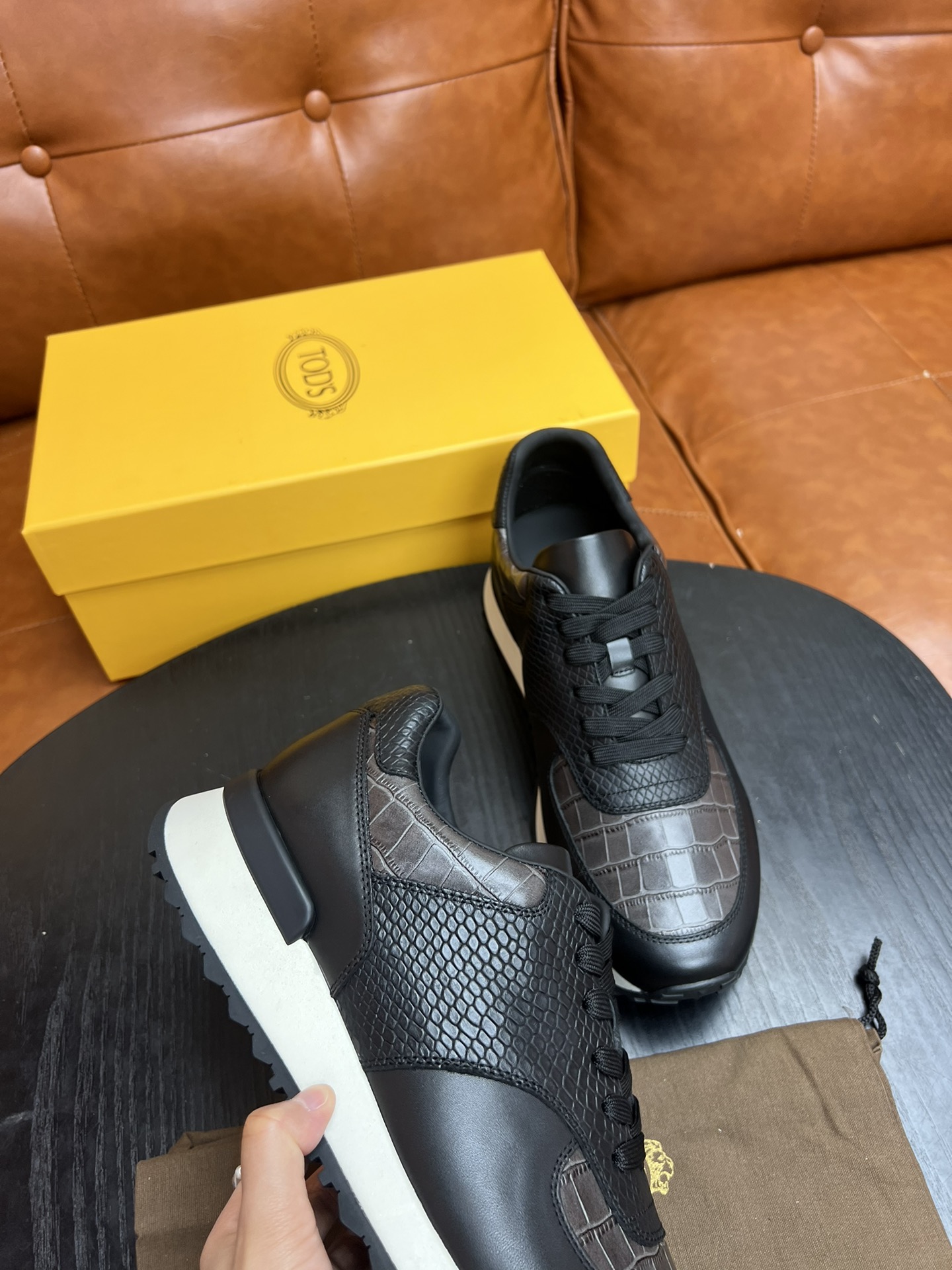 TOD'S Мужские кроссовки из телячьей кожи с рисунком крокодила TOD'S Мужские кроссовки из телячьей кожи с рисунком крокодила