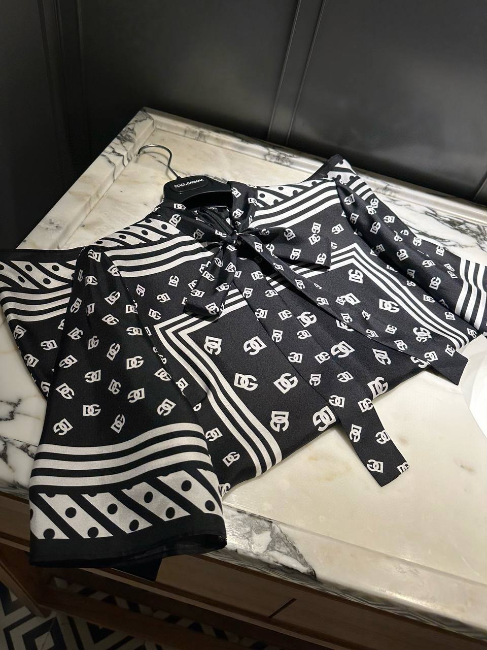 DOLCE & GABBANA Женская блузка DOLCE & GABBANA Женская блузка