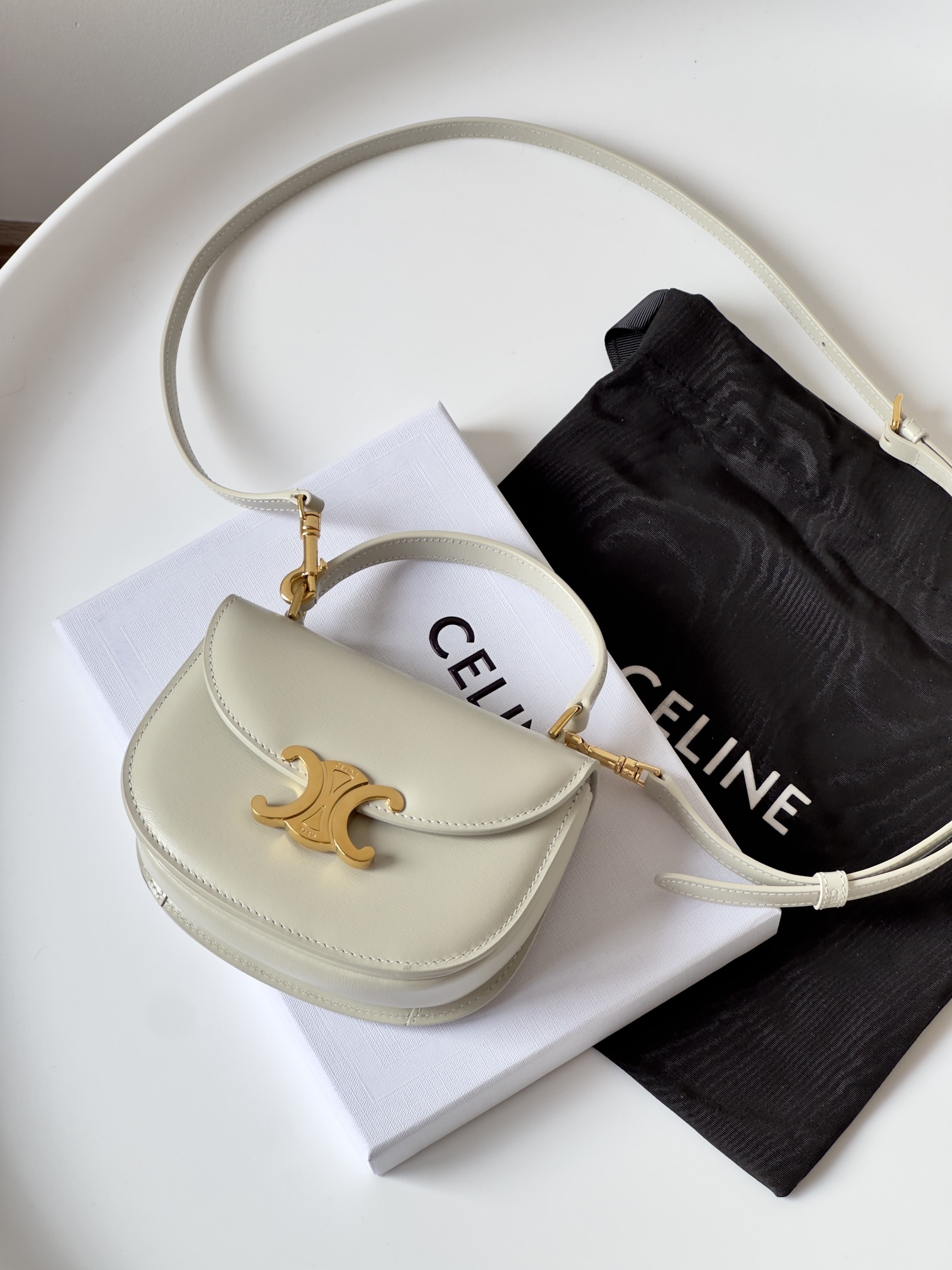 CELINE Женская сумка BESACE CLEA mini CELINE Женская сумка BESACE CLEA mini