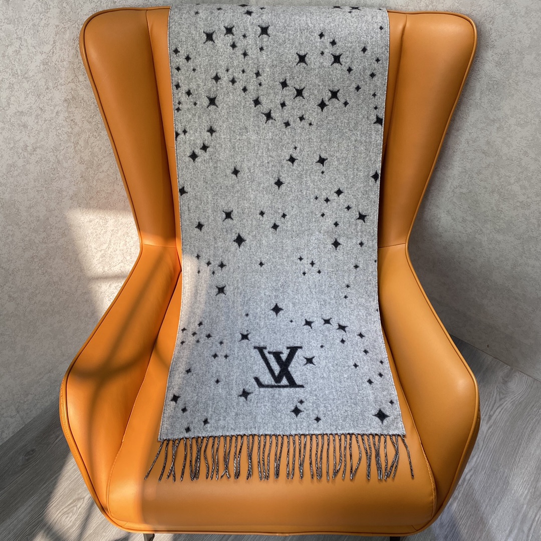 LOUIS VUITTON Женский шарф из кашемира LOUIS VUITTON Женский шарф из кашемира