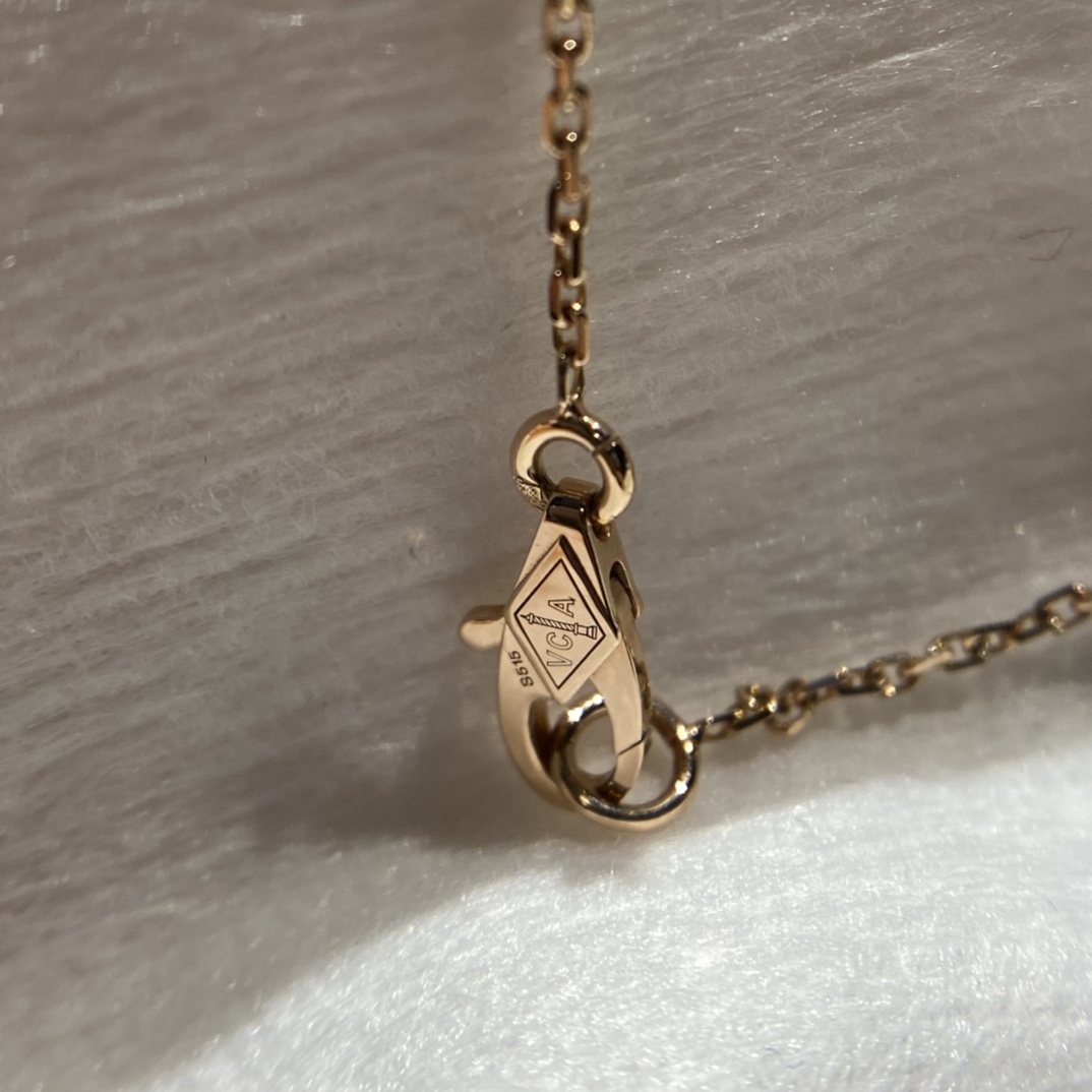 Van Cleef & Arpels Колье Sweet Alhambra розовое золото Van Cleef & Arpels Колье Sweet Alhambra розовое золото