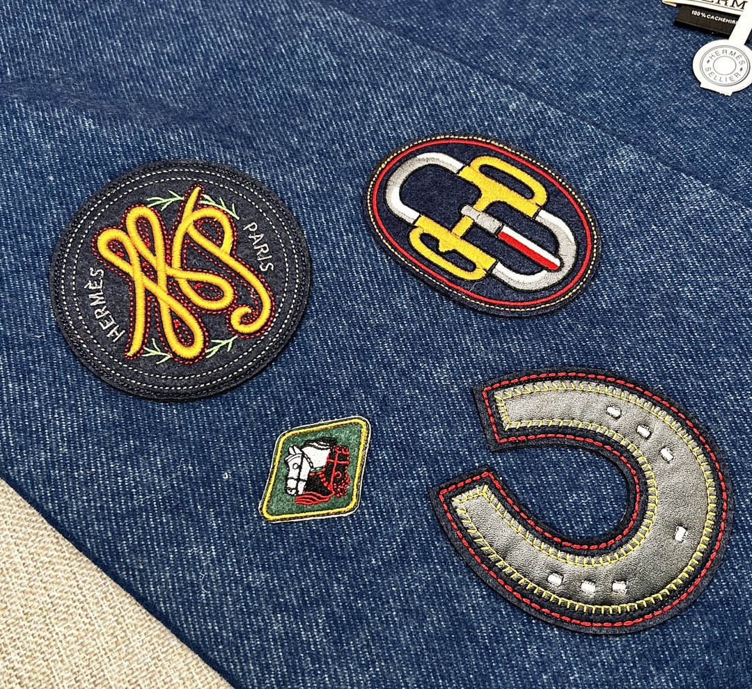 HERMES Женский шарф из кашемира HERMES Женский шарф из кашемира