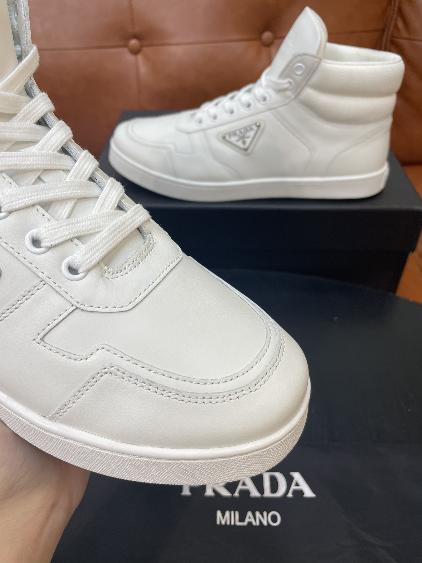 PRADA Мужские кроссовки из воловьей кожи PRADA Мужские кроссовки из воловьей кожи