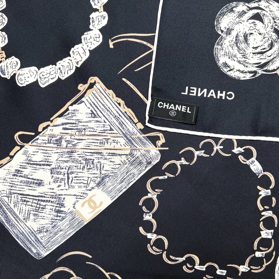 CHANEL Женсий платок из шелка CHANEL Женсий платок из шелка