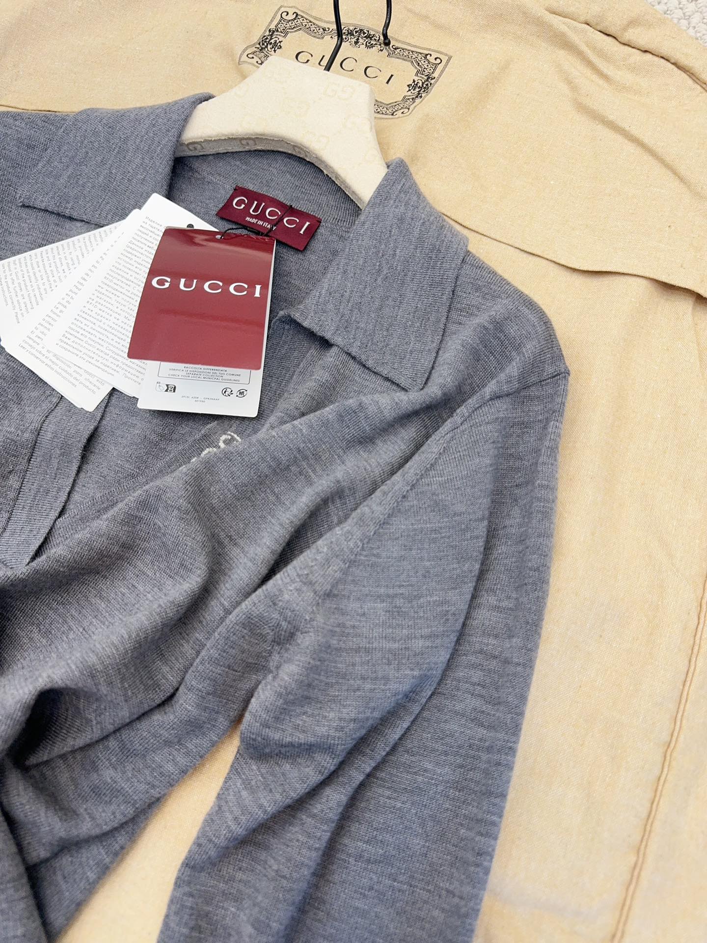 GUCCI Женский шерстяной пуловер GUCCI Женский шерстяной пуловер