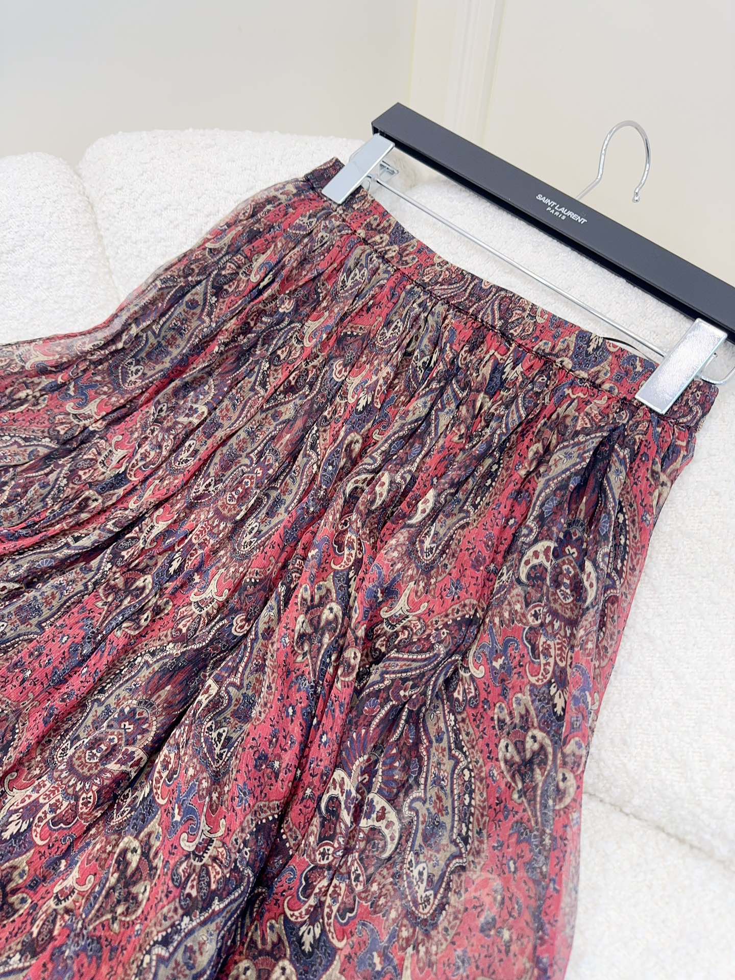 SAINT LAURENT Женская юбка из шелка в ретро винтажном стиле SAINT LAURENT Женская юбка из шелка в ретро винтажном стиле