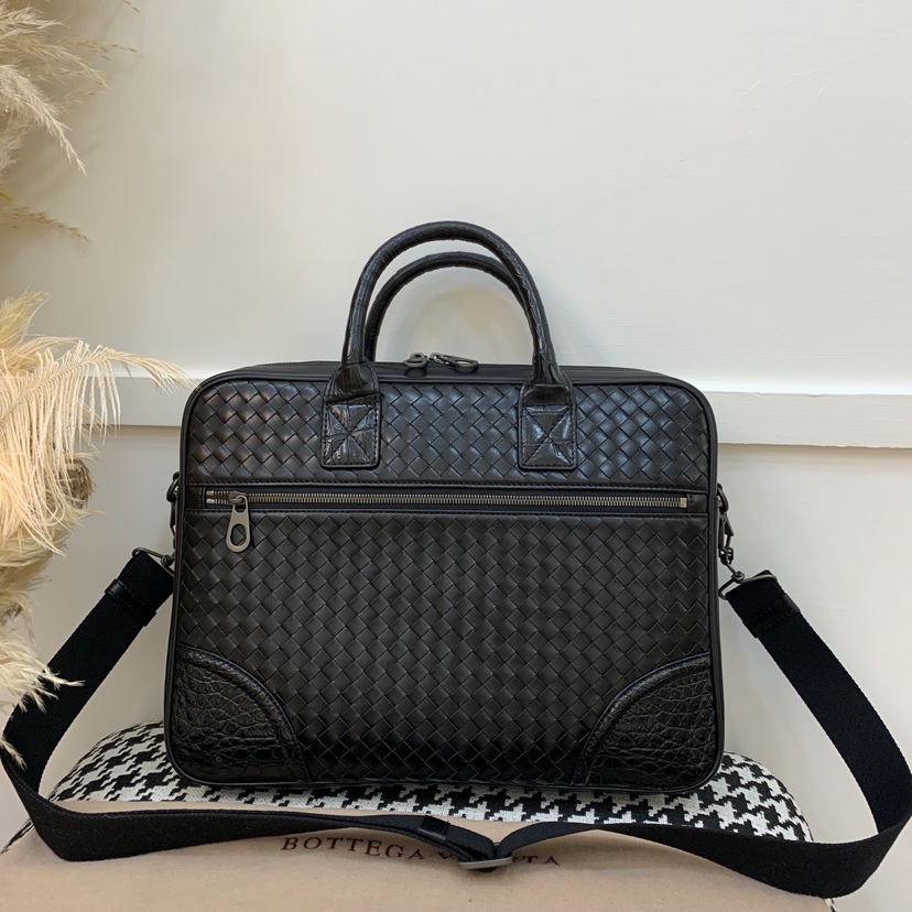 BOTTEGA VENETA Мужской Портфель крокодил и кожа BOTTEGA VENETA Мужской Портфель крокодил и кожа