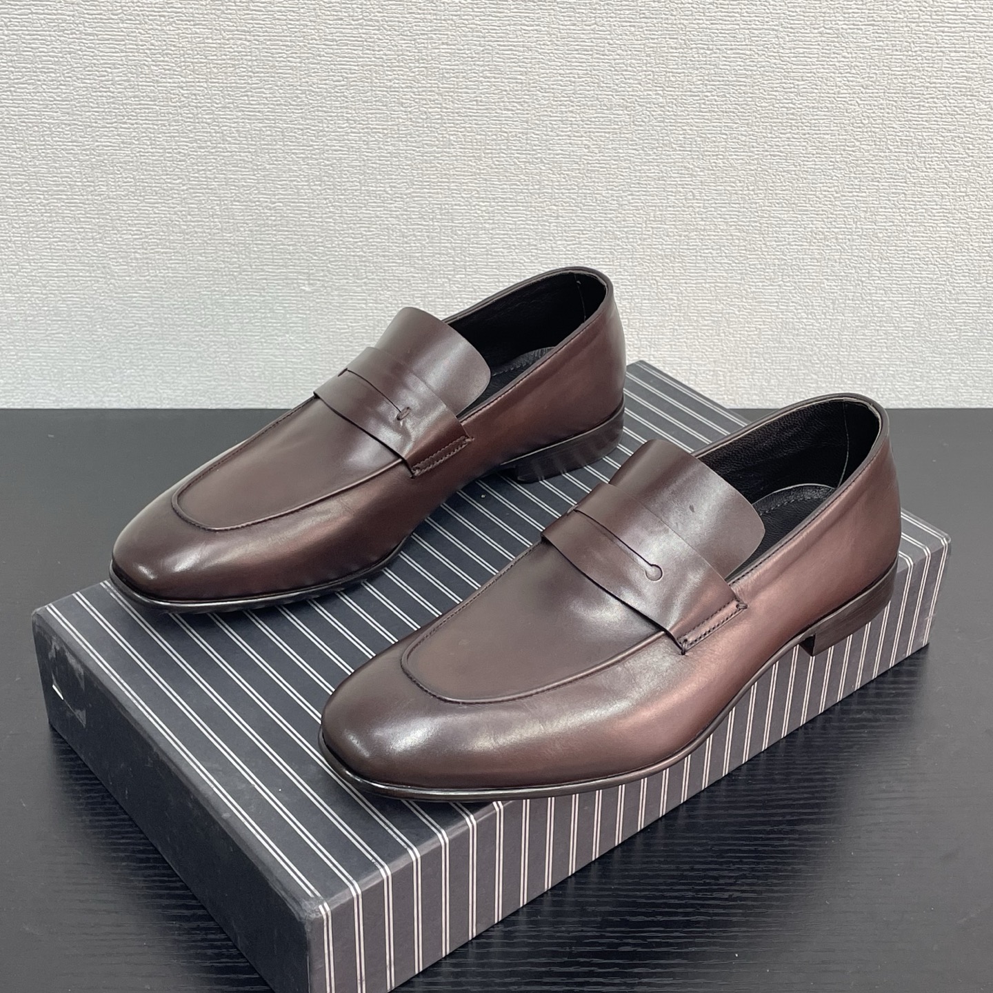 ERMENEGILDO ZEGNA Мужские лоферы из коровьей кожи ERMENEGILDO ZEGNA Мужские лоферы из коровьей кожи