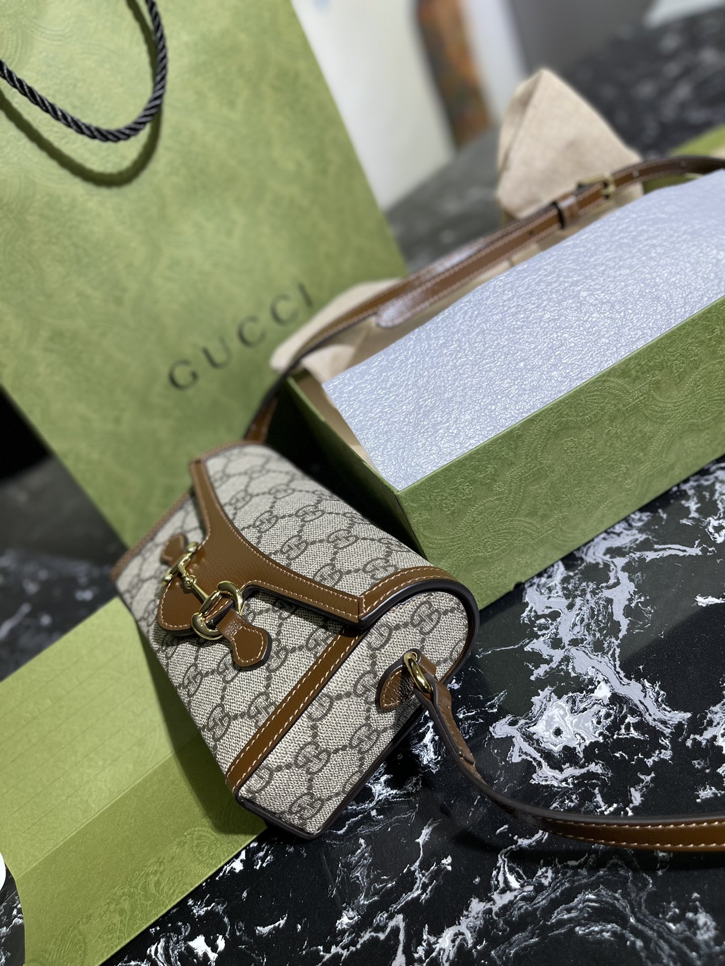 GUCCI Женская мини сумка GUCCI Женская мини сумка