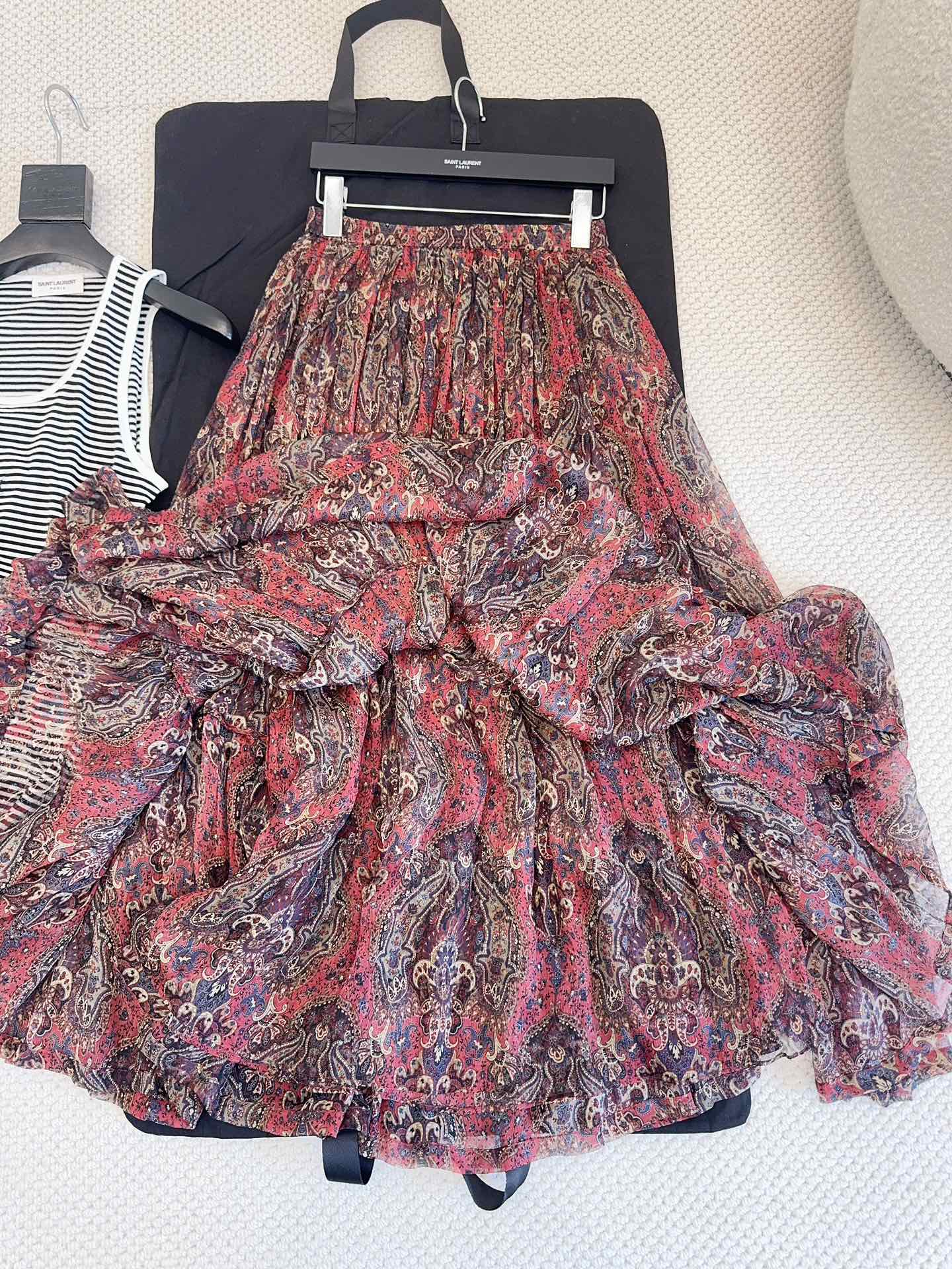 SAINT LAURENT Женская юбка из шелка в ретро винтажном стиле SAINT LAURENT Женская юбка из шелка в ретро винтажном стиле