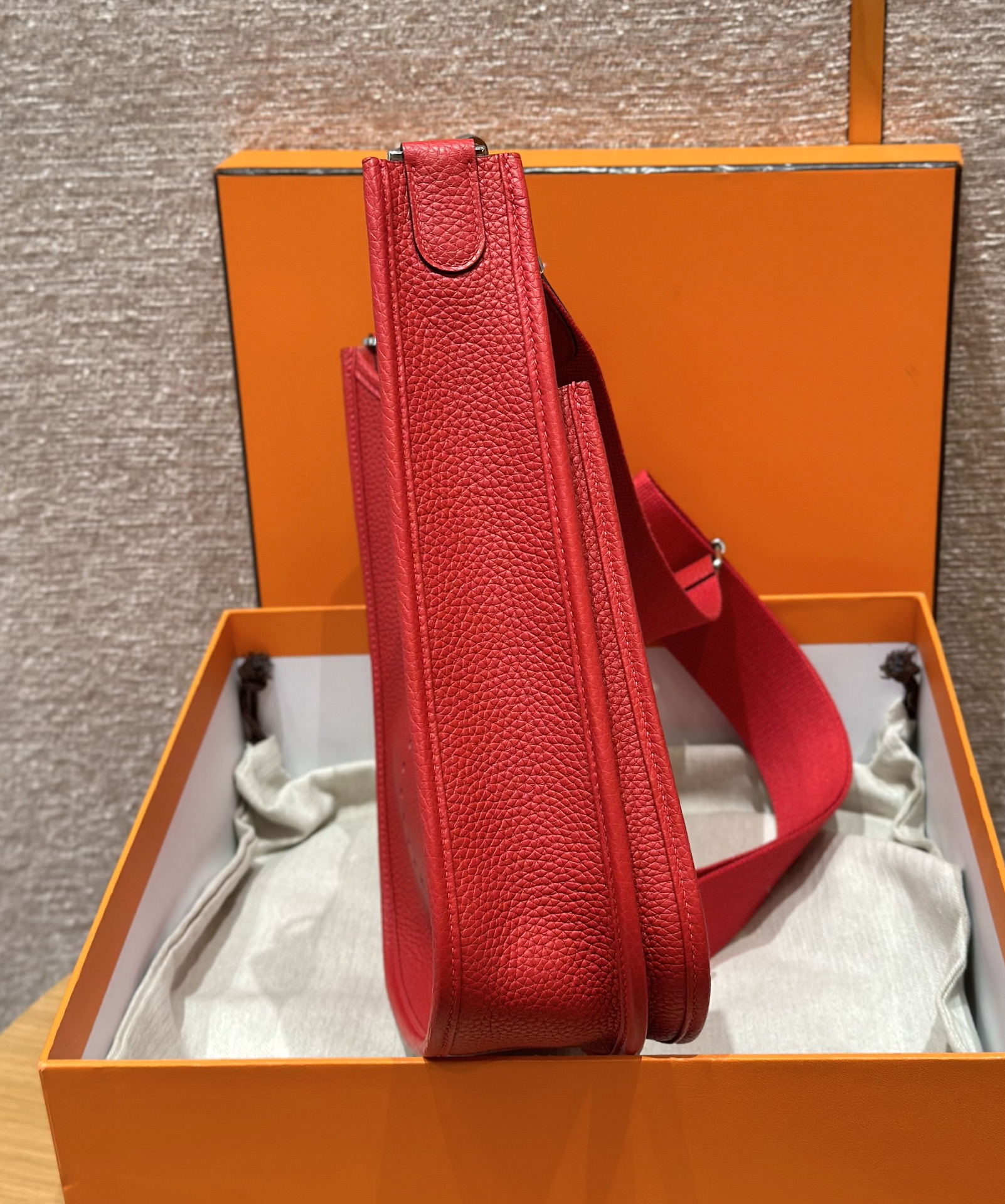 HERMES Женская сумка Evelyne 29 см Q5 Clemence HERMES Женская сумка Evelyne 29 см Q5 Clemence