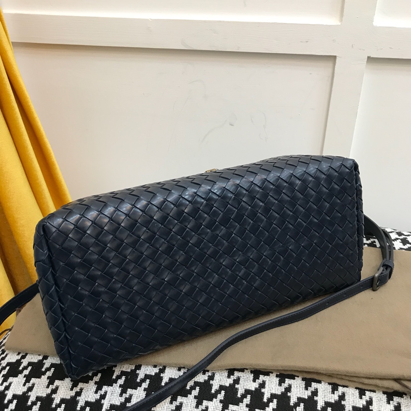 BOTTEGA VENETA Сумка Roma Medium из мягкой кожи BOTTEGA VENETA Сумка Roma Medium из мягкой кожи