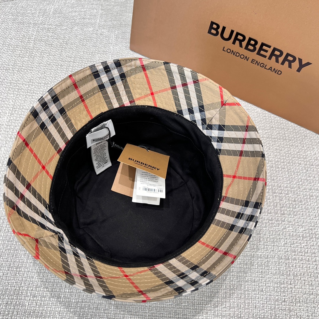 BURBERRY Панама с клетчатым узором BURBERRY Панама с клетчатым узором