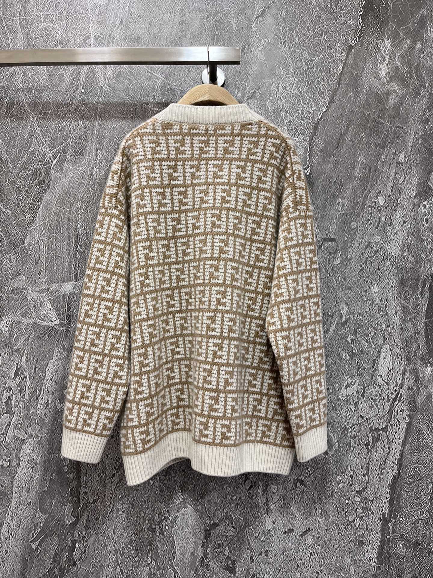 FENDI Женский кардиган из кашемира FENDI Женский кардиган из кашемира