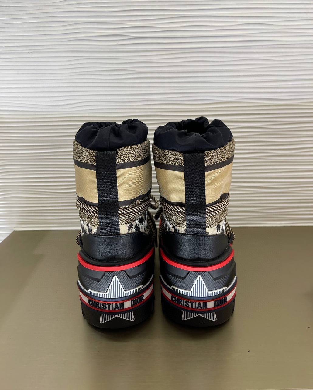 CHRISTIAN DIOR Женские ботинки луноходы CHRISTIAN DIOR Женские ботинки луноходы