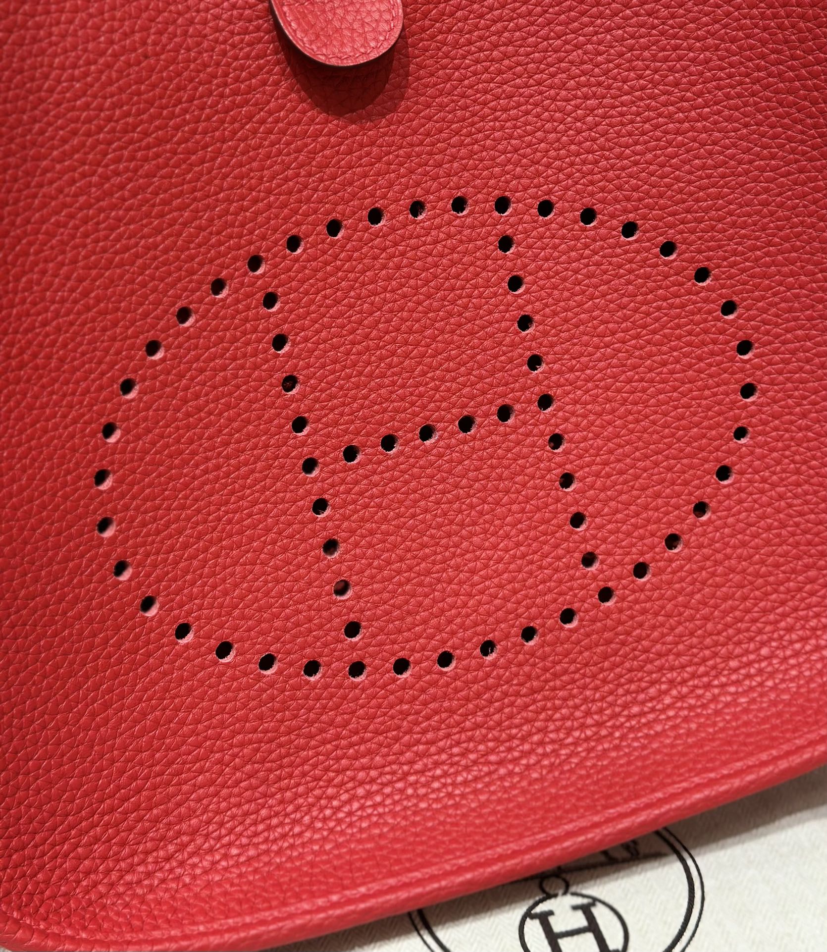 HERMES Женская сумка Evelyne 29 см Q5 Clemence HERMES Женская сумка Evelyne 29 см Q5 Clemence